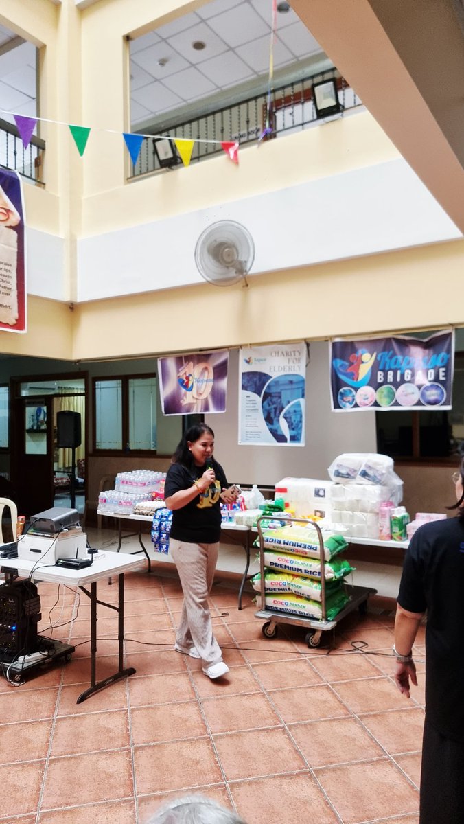 creencia2000's tweet image. Thank you Lord for today,kapagod ang byahe pero sulit, makita lang ang mga lola's na masaya eh tanggal pagod na talaga.