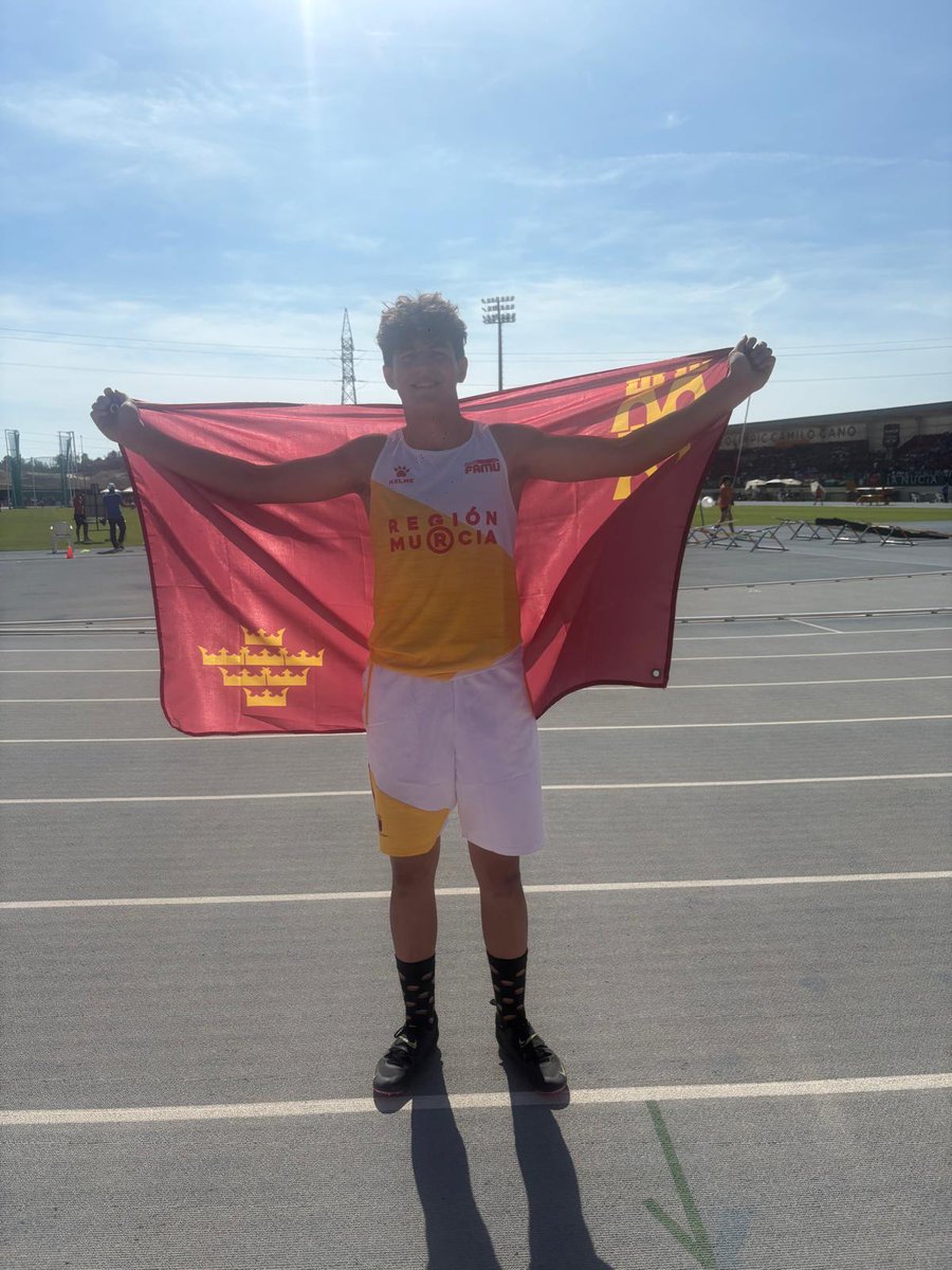 𝗝𝘂𝗮𝗻 𝗖𝗮𝗿𝗹𝗼𝘀 𝗔𝗯𝗲𝗹𝗹𝗮́𝗻, 𝗱𝗲 🥉 𝗲𝗻 𝗟𝗮 𝗡𝘂𝗰𝗶́𝗮 

El atleta del UCAM Atlética Alcantarilla se subía al tercer cajón del podio en pértiga (3,92m.) 🔥