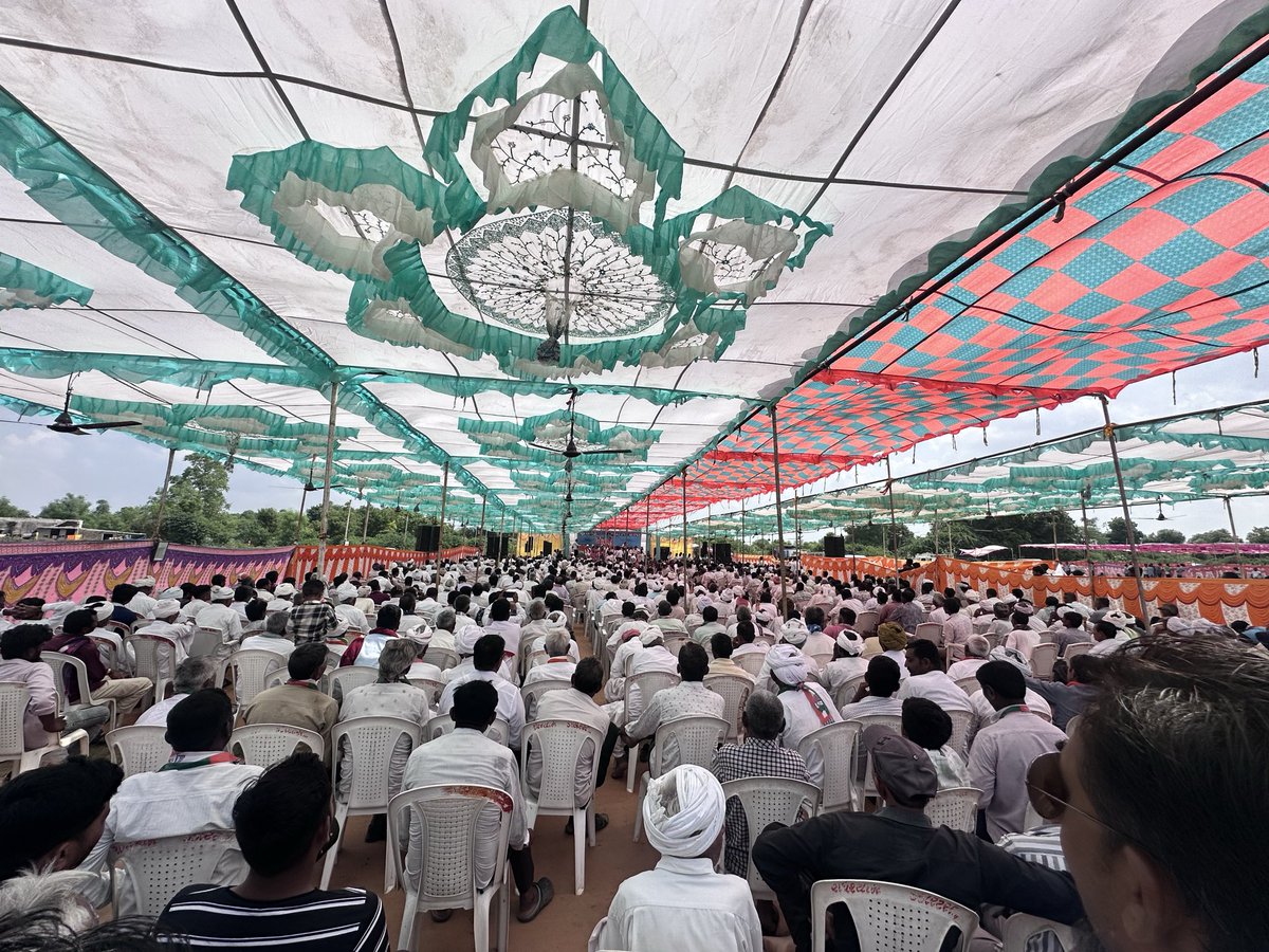 GulabsinhRajput's tweet image. जन आक्रोश सभा&quot;

भय, भूख और भ्रष्टाचार से भरे भाजपा के शासन में मंदी, महंगाई, बेरोजगारी और भ्रष्टाचार से पीड़ित गुजरात के लोगो की समस्याओं के सामने, जनता के आक्रोश को उजागर करने के लिए बनासकांठा जिले के कांकरेज में जन आक्रोश सभा का आयोज़न किया गया 

गुजरात की जनता के मूलभूत…