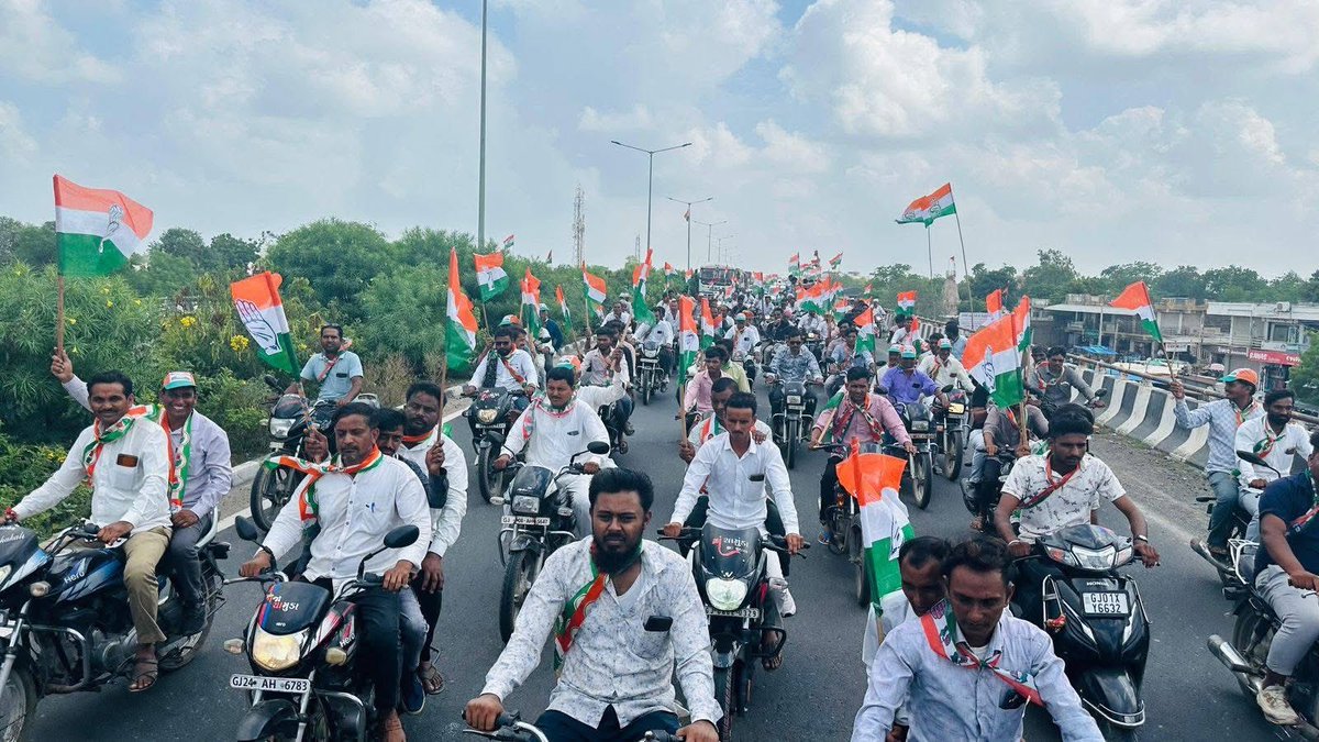 GulabsinhRajput's tweet image. जन आक्रोश सभा&quot;

भय, भूख और भ्रष्टाचार से भरे भाजपा के शासन में मंदी, महंगाई, बेरोजगारी और भ्रष्टाचार से पीड़ित गुजरात के लोगो की समस्याओं के सामने, जनता के आक्रोश को उजागर करने के लिए बनासकांठा जिले के कांकरेज में जन आक्रोश सभा का आयोज़न किया गया 

गुजरात की जनता के मूलभूत…
