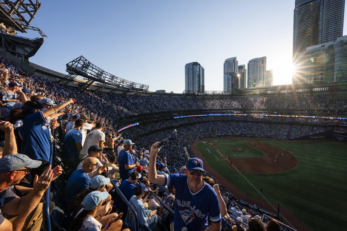 Toronto Blue Jays tweet media