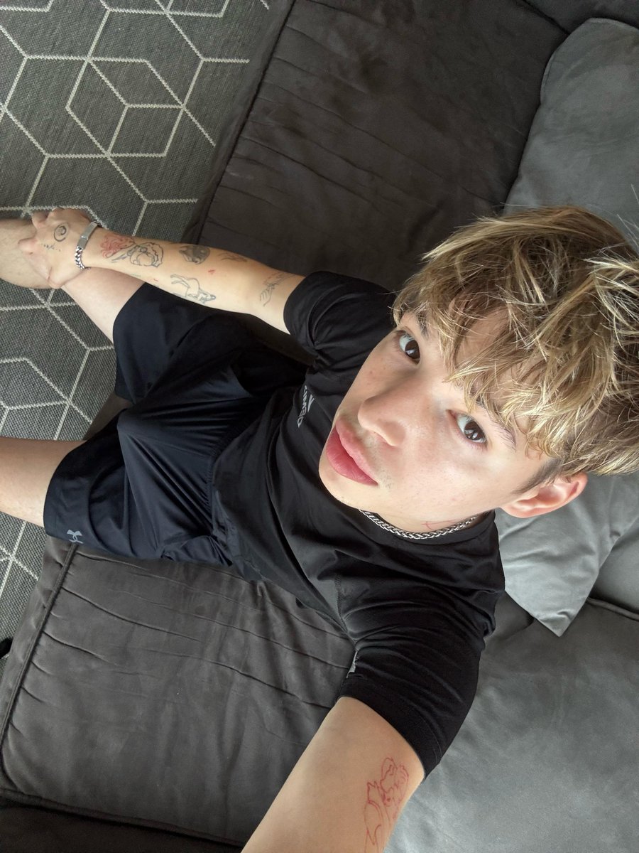Baby Aleks tweet media