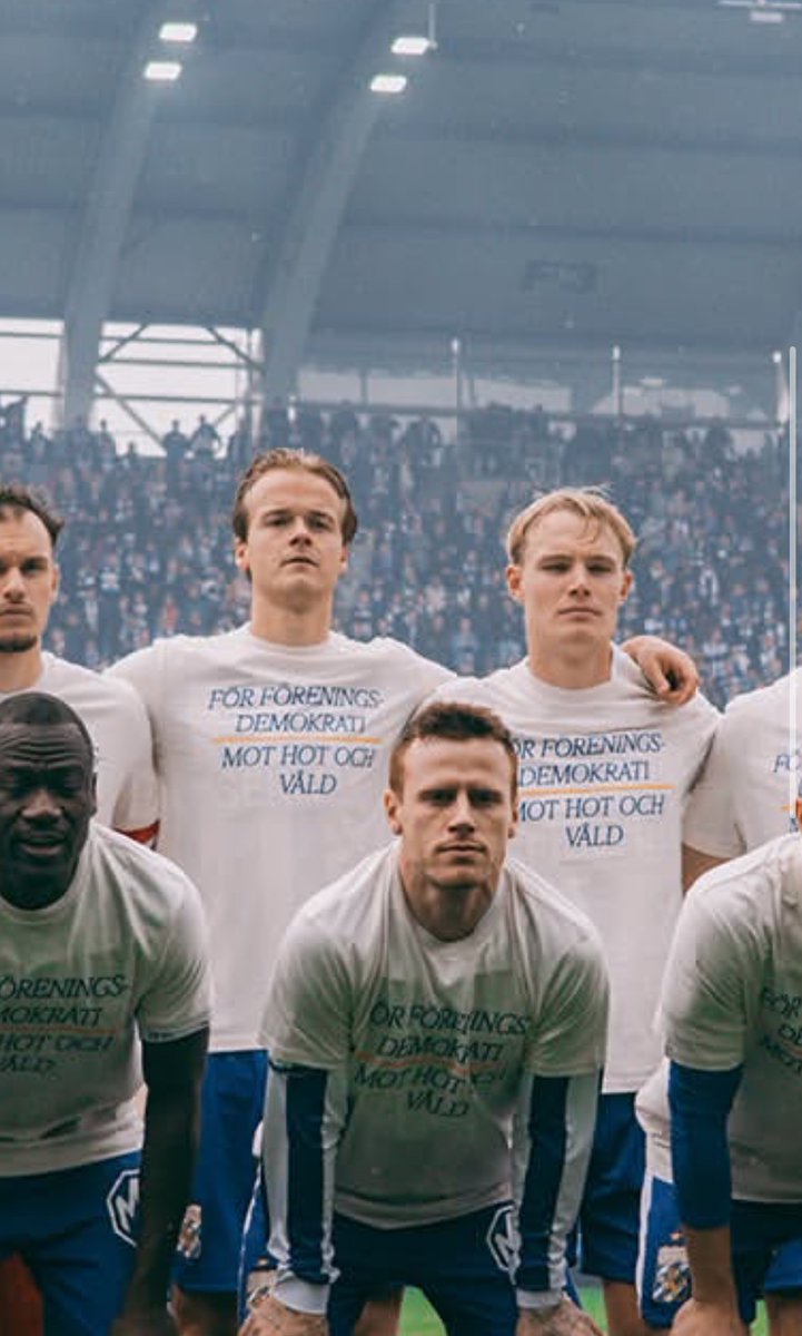 KB har återupptagit dialogen, kör årets första tifo, utredningen nedlagd, det fanns inga hot eller våld. Då väljer man att klä på spelarna det här. KG visar återigen på fingertoppskänsla som en leprasjuk. #ifkgbg