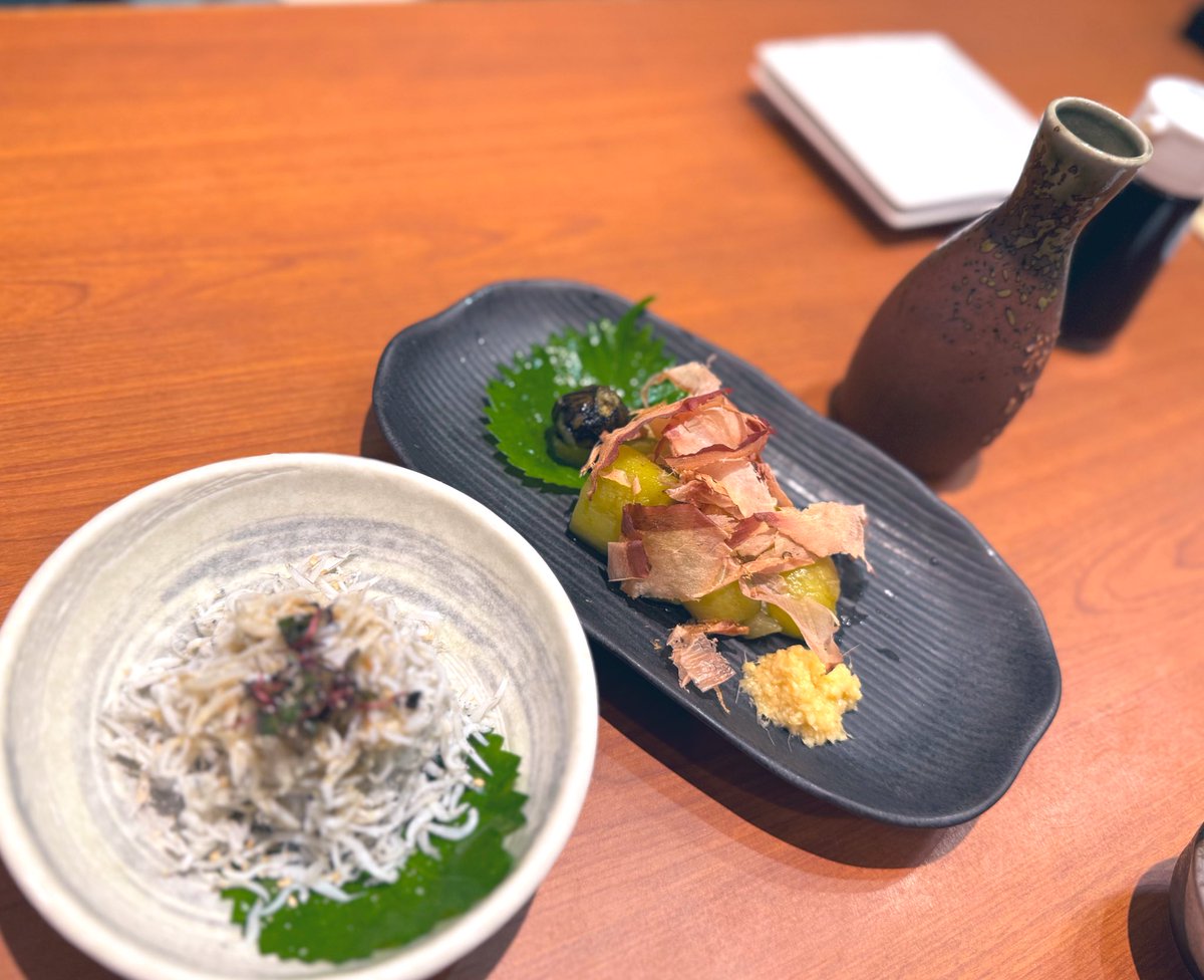 焼いたおなすと釜揚げしらすと播州一献のひやおろし！　その土地のお酒だいすき