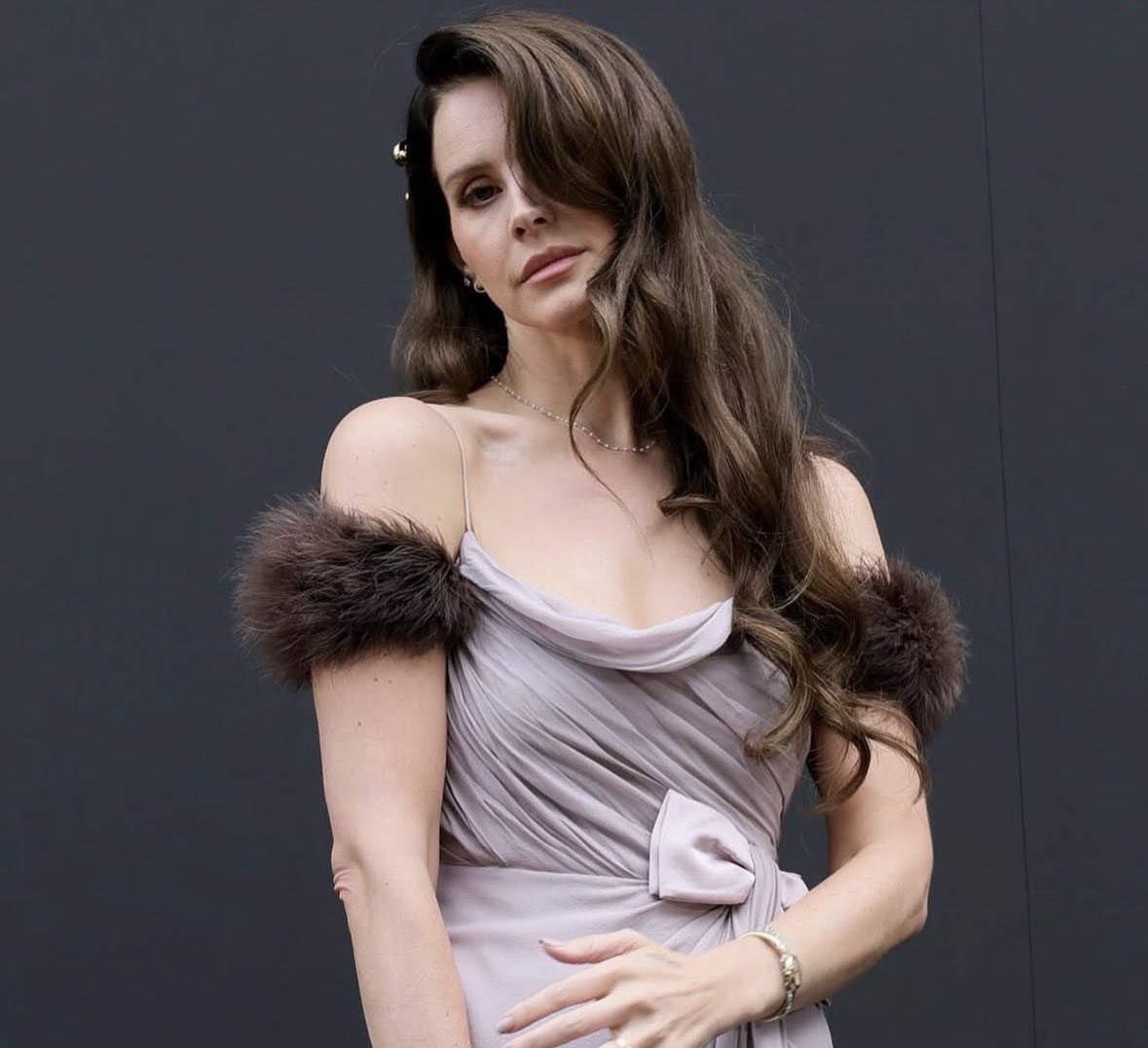 2secondstobeme's tweet photo. sinto pena de quem é hater e tem q aturar ela ser linda e ainda ovacionada pelos faves de todo mundo https://t.co/3dXrynqE6B