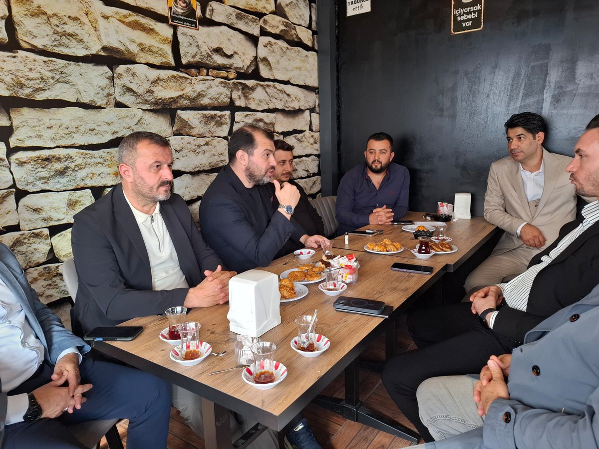 Mimar Sinan Mahallemizde Engin İKİZEK’in yeni açmış olduğu iş yerinin açılışına katıldık.

Mahallelerimizin gelişimine katkı sağlayan her adımı destekliyor, Tuzlamızın her köşesinde teşkilatımızla var olmaya devam ediyoruz.