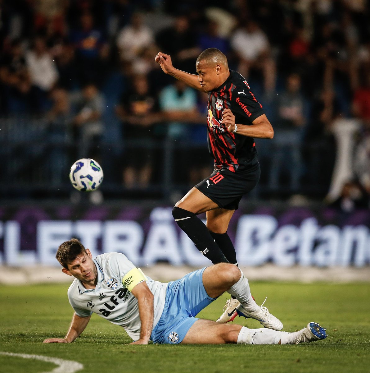 RedBullBraga's tweet image. Registros da vitória no Cícero, pelas lentes de Ari Ferreira.

#RedBullBragantino #ForçaInterior