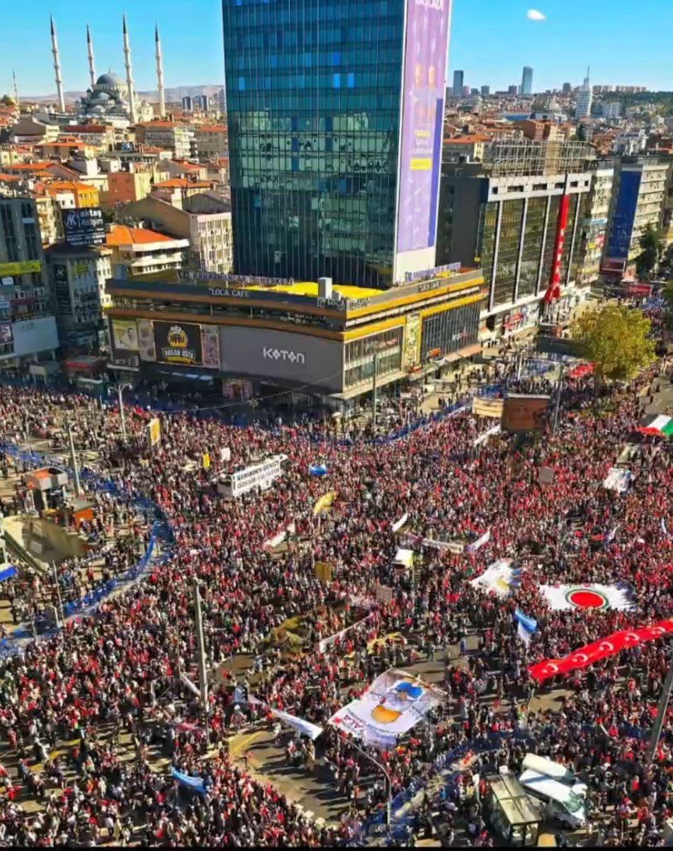 Biz hep Kocatepe-Sıhhiye arası giderken artık Kızılay'da yankılanıyor direnişler...

ve bu gün dünya direnişinin birinci günü/ANKARA
