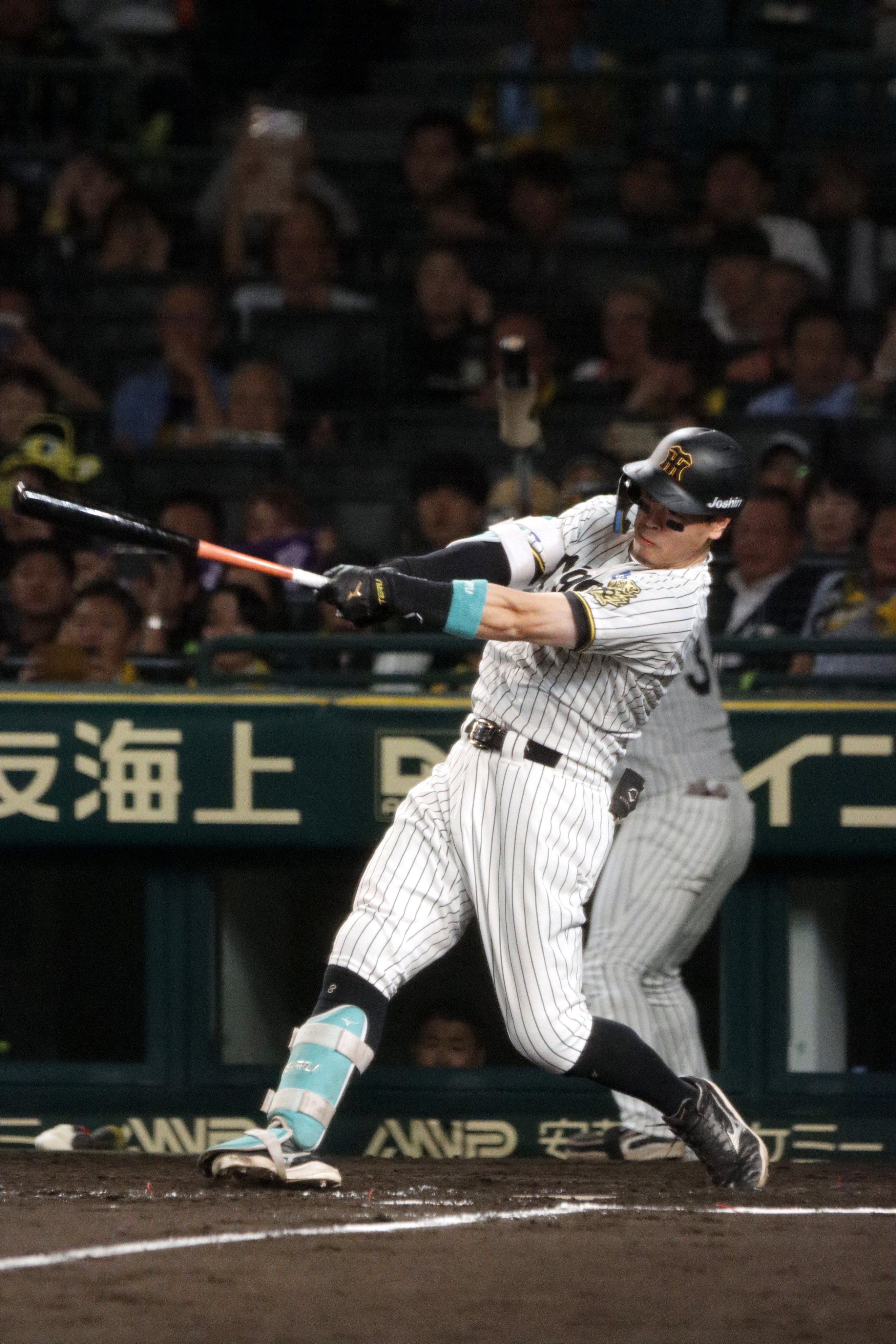 エポック ワン RC【佐藤輝明】完璧2号ソロ 連続本塁打（21.4.1） エポック社の公式オンラインショップです。プロ野球/2024年/阪神