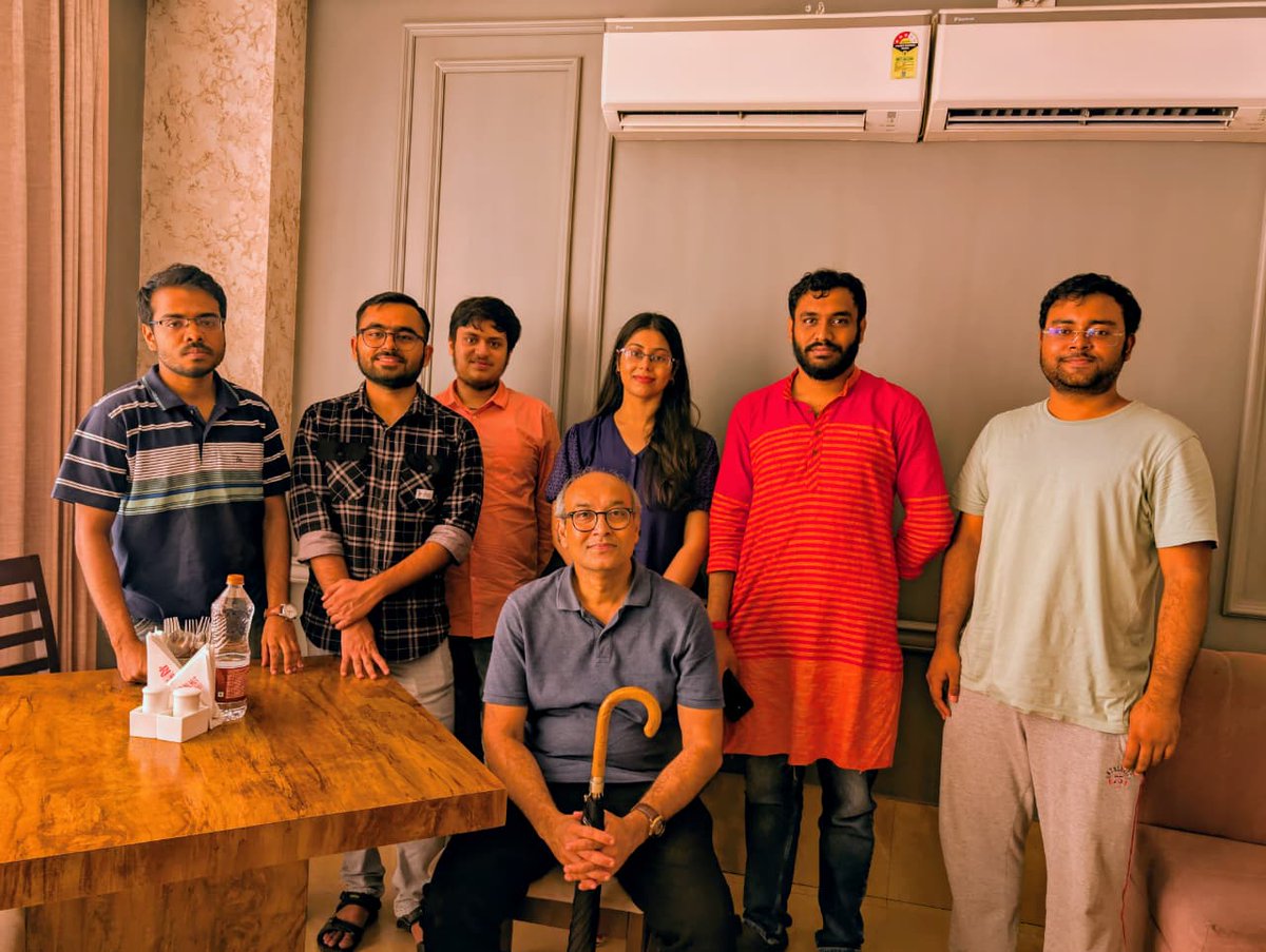 SpinLab_IISERK's tweet image. From JRFs to SRFs, officially senior now!🎉

Big congratulations to Shubhamay Panja and Sarfraj Fency for successfully leveling up in their research journey.

Presentation wrapped up on 23-Jul-2025, and the duo generously hosted a cheerful celebration lunch at Royal Hut, Kalyani