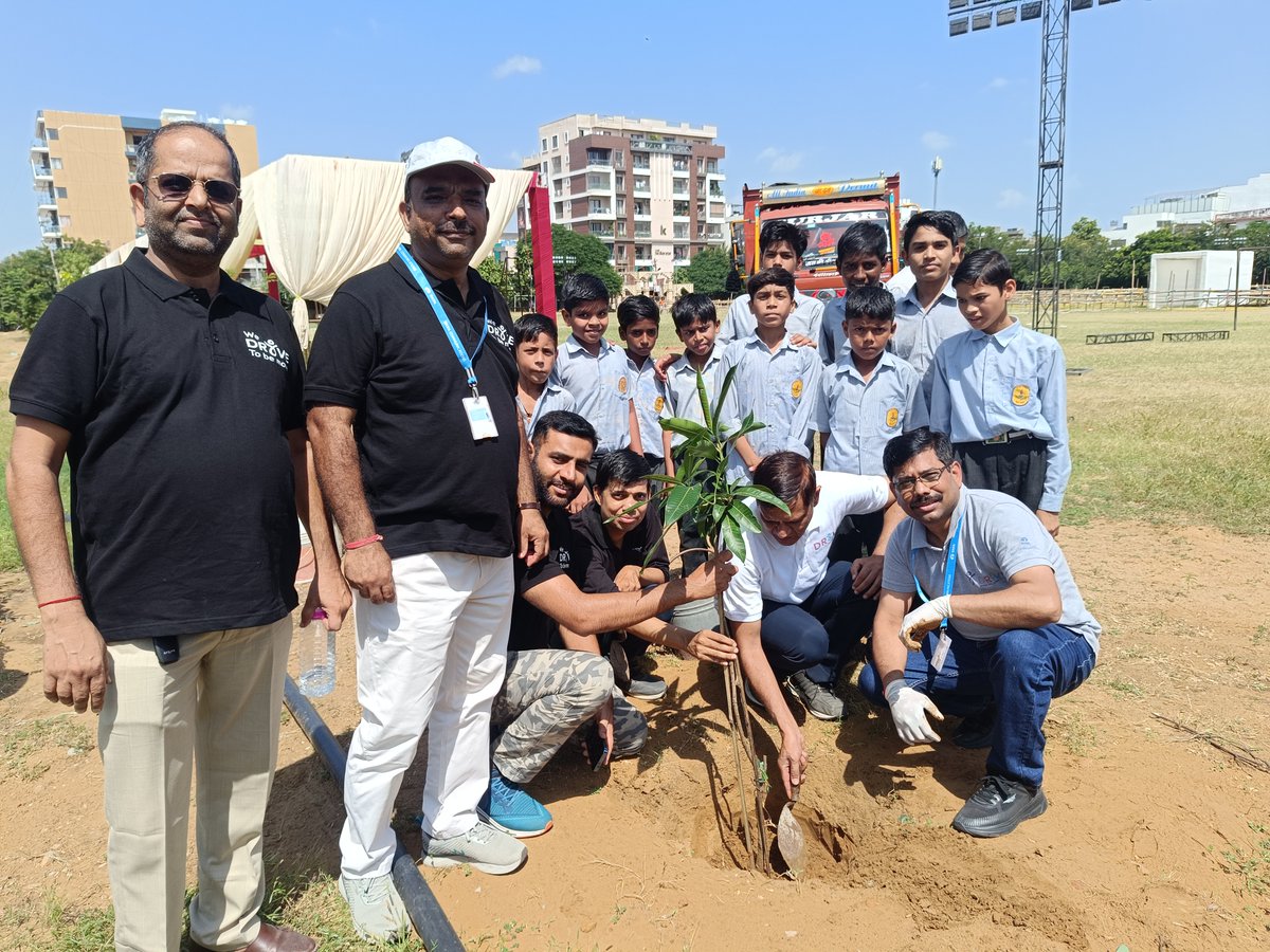 PUREIndiaTrust's tweet image. ✨ Plantation Drive for a Greener Tomorrow! 🌱

PURE India Trust, in collaboration with #Goodera and #TataCommunications, organized a tree plantation drive at a Govt. School in Jaipur, with 17 enthusiastic volunteers.

#CSR #Sustainability #CorporateVolunteering #PUREIndiaTrust
