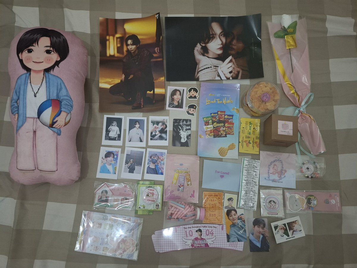 uwaaaa so many freebies, thankyouu <a href="/pocadate17/">𝗣̲𝗢̲𝗖̲𝗔̲𝗗̲𝗔̲𝗧̲𝗘̲𝟭̲𝟳̲ 💎</a> 🫶✨️ and also thanks to <a href="/cundainjeolmi/">nuy°°🐶 OPEN ORDER JERSEY SVT NEW || SVT HOME JP</a> !! love it so muchhh😭🫶✨️