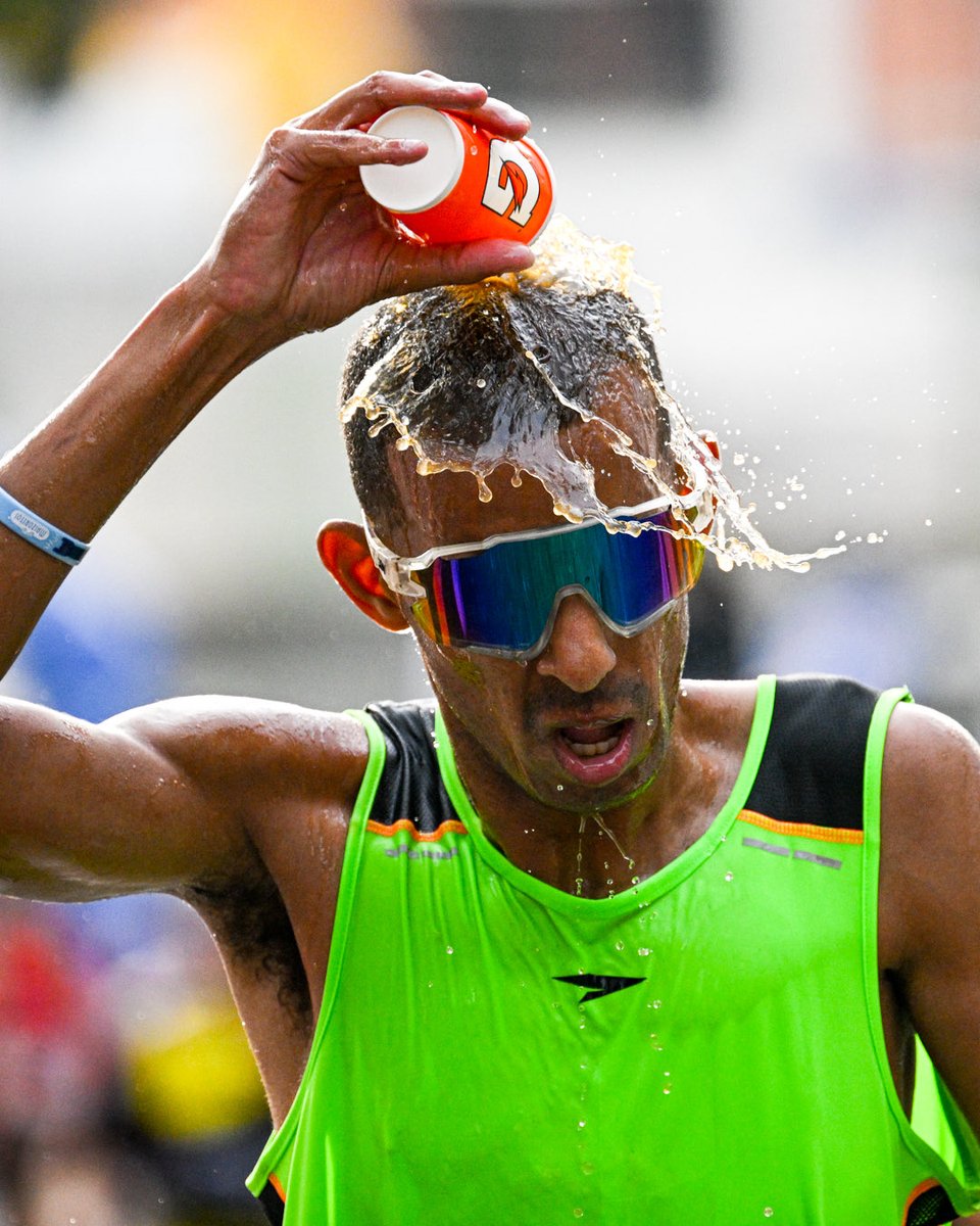 GatoradeVzla's tweet photo. Con los electrolitos de Gatorade, los élites marcan el ritmo frenéticamente ⚡️🙌🏻. https://t.co/kMkd9Gr6AY