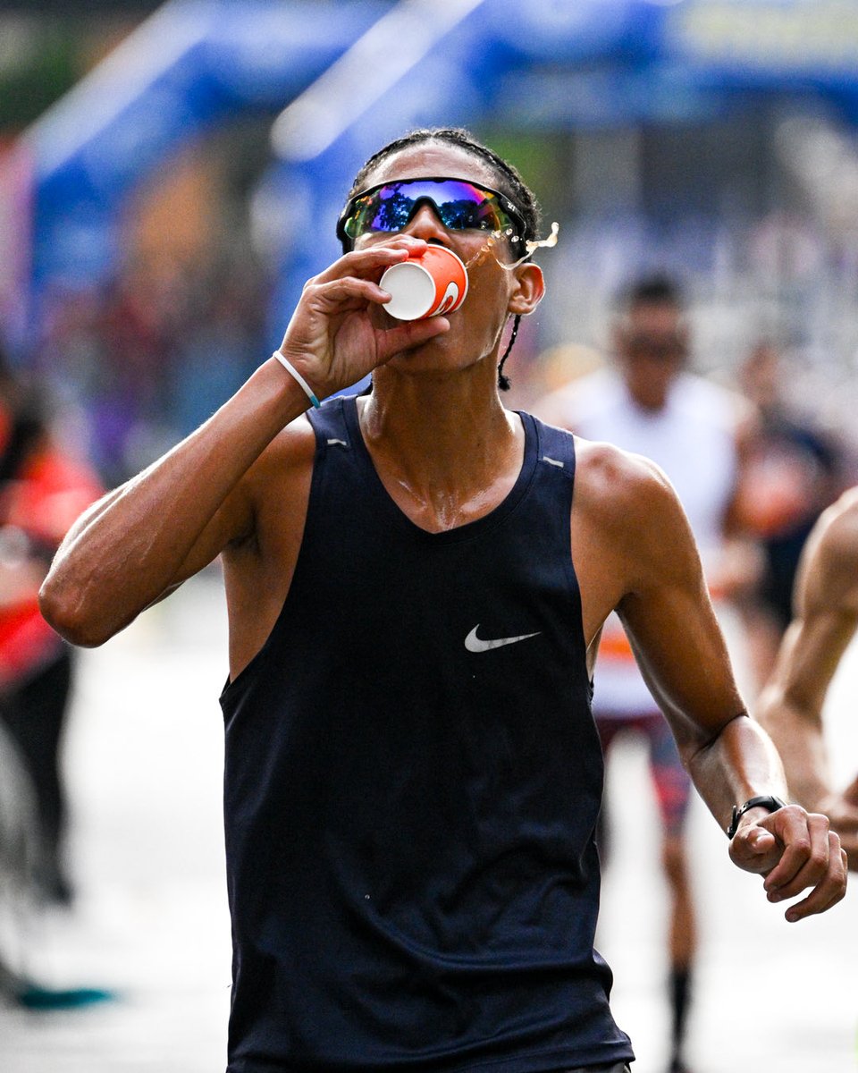 GatoradeVzla's tweet photo. Con los electrolitos de Gatorade, los élites marcan el ritmo frenéticamente ⚡️🙌🏻. https://t.co/kMkd9Gr6AY