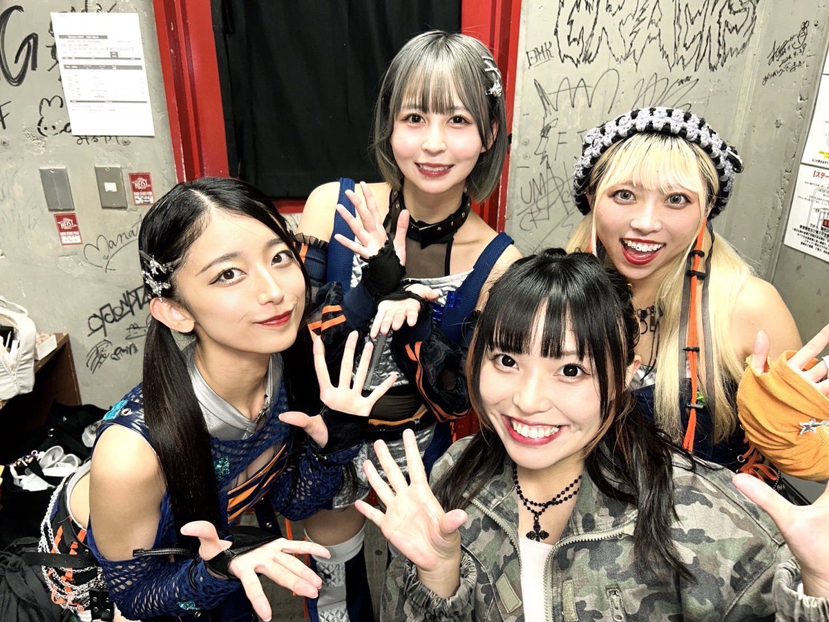 Q2Q_OMEGA's tweet photo. ✩˖°⌖.꙳✩˖°⌖.꙳✩˖°⌖.꙳✩˖°⌖.꙳✩
🤍10/5(日) Thanks for coming🤍
Village in Maier pre.
NANA生誕祭
【One for all All for one 意味わかるよね？】
✩˖°⌖.꙳✩˖°⌖.꙳✩˖°⌖.꙳✩˖°⌖.꙳✩

🤍Next Live🤍

『少年たちと秘密の部屋Vol.7』

🗓10月9日(木)OPEN 17:15 / START 17:40 
📍池袋W:IKE329
🎤18:50-19:15
📸20:10-21:30
🎫・最前チケット 3,500円+1D
・前方エリア 1,500円+1D
・後方エリア 700円(ドリンク代として)

✍️チケット発売中！
https://t.co/9BoJvLMoG3

#ニーキューオメガ