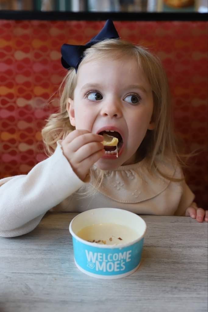 MoesSWGrillIowa's tweet photo. What better way to start the week than with queso?!!
+ Kids Eat Free every Sunday at Moe’s - receive one free kids meal (kids 12 &amp; under) w/ adult meal purchased in-store
+ Free chips &amp; salsa bar are included with every entrée
#KidsEatFree #WelcometoMoes #MoesSouthwestGrillIowa https://t.co/M3B5bE3a4M