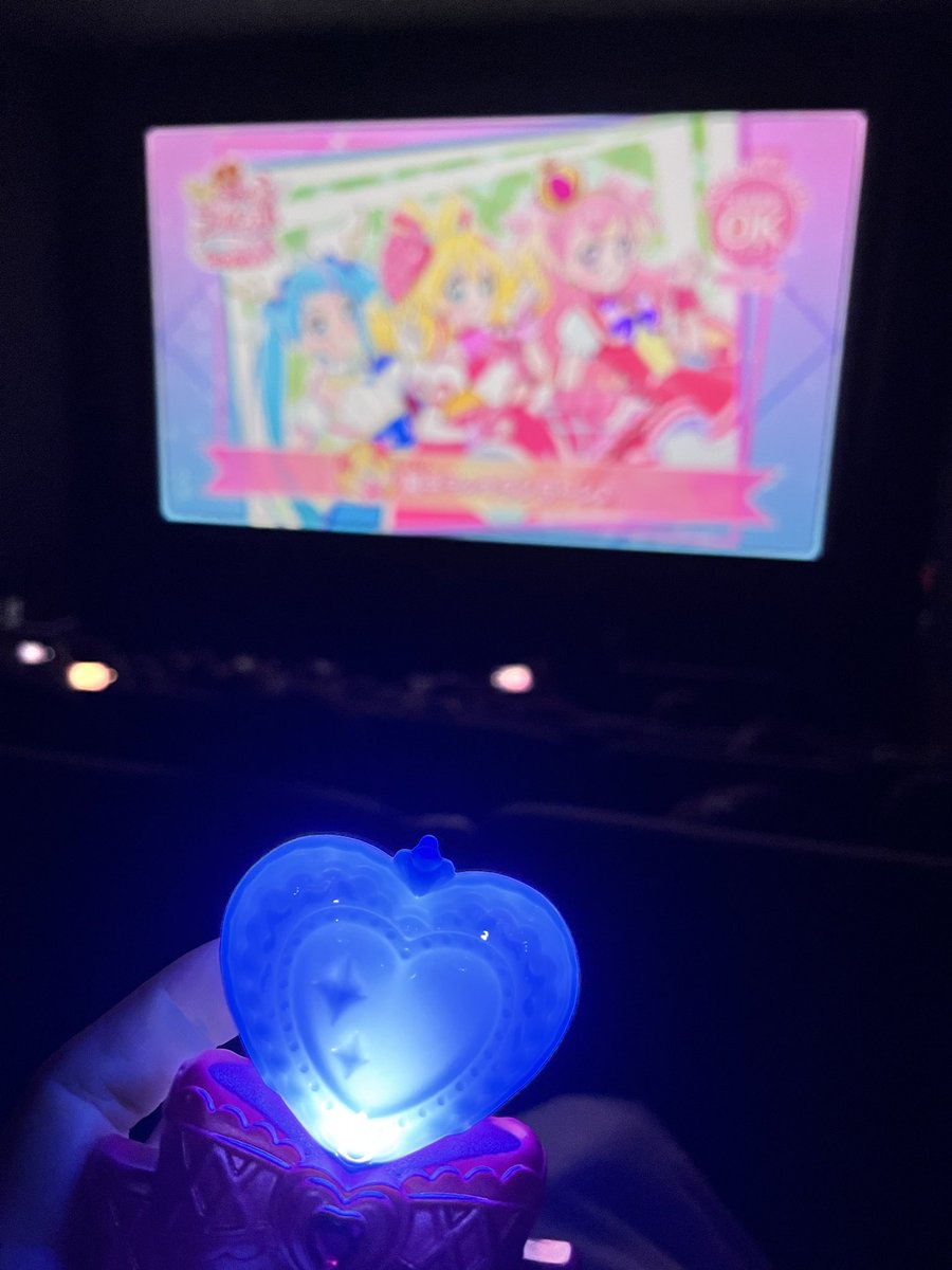 本日2回目行ってきました🎬

舞台裏トークまで聞けて幸せ🥰
テラちゃんのグッズなかなか手に入らないから今回のポスカ大事にします❤️

(※撮影OKとのことなので)