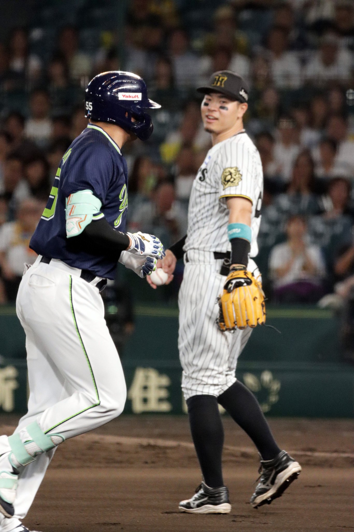 【値下げ！！】ジェネシス　佐藤輝明 村上宗隆 値下げ！！】ジェネシス 佐藤輝明 村上宗隆 スポニチTIGERS