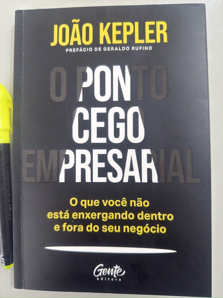 Meta 2025 - 40 livros
Livro 33 de 40 concluído

ARTE DE DISCERNIR: Pérolas, porcos e cães 
Jesus em Mateus 7:6: "Não deem o que é sagrado aos cães nem atirem as suas pérolas aos porcos; caso contrário, estes as pisarão e aqueles, voltando-se contra vocês, os despedaçarão",