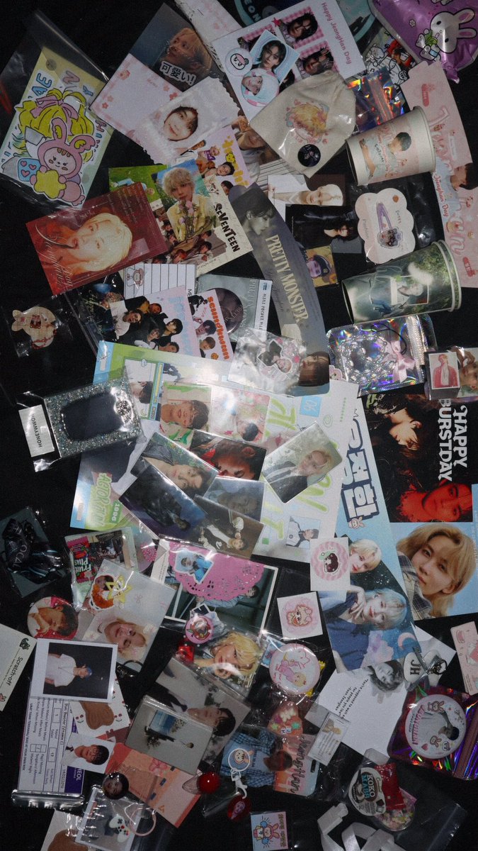 thank you semua yang bagi freebies 🥺🩷🩵 

** banyak sangat sampai tak muat 😂 

#hanniereverie #prettymonsterjh