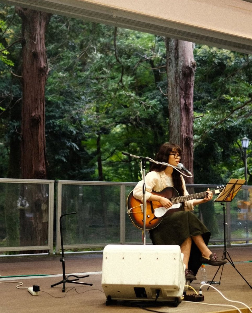 heimrecord's tweet photo. 今回のイベントに呼んでくださった小柳さん、
イベント関係者の皆さん、
歌を聴いてくださった会場の皆さん、
共演者の皆さん、
ありがとうございました🌲

美しい自然と神聖な空気たっぷりな弥彦村で歌うことができてすごく嬉しかったです。 https://t.co/oOwgC4fGp7
