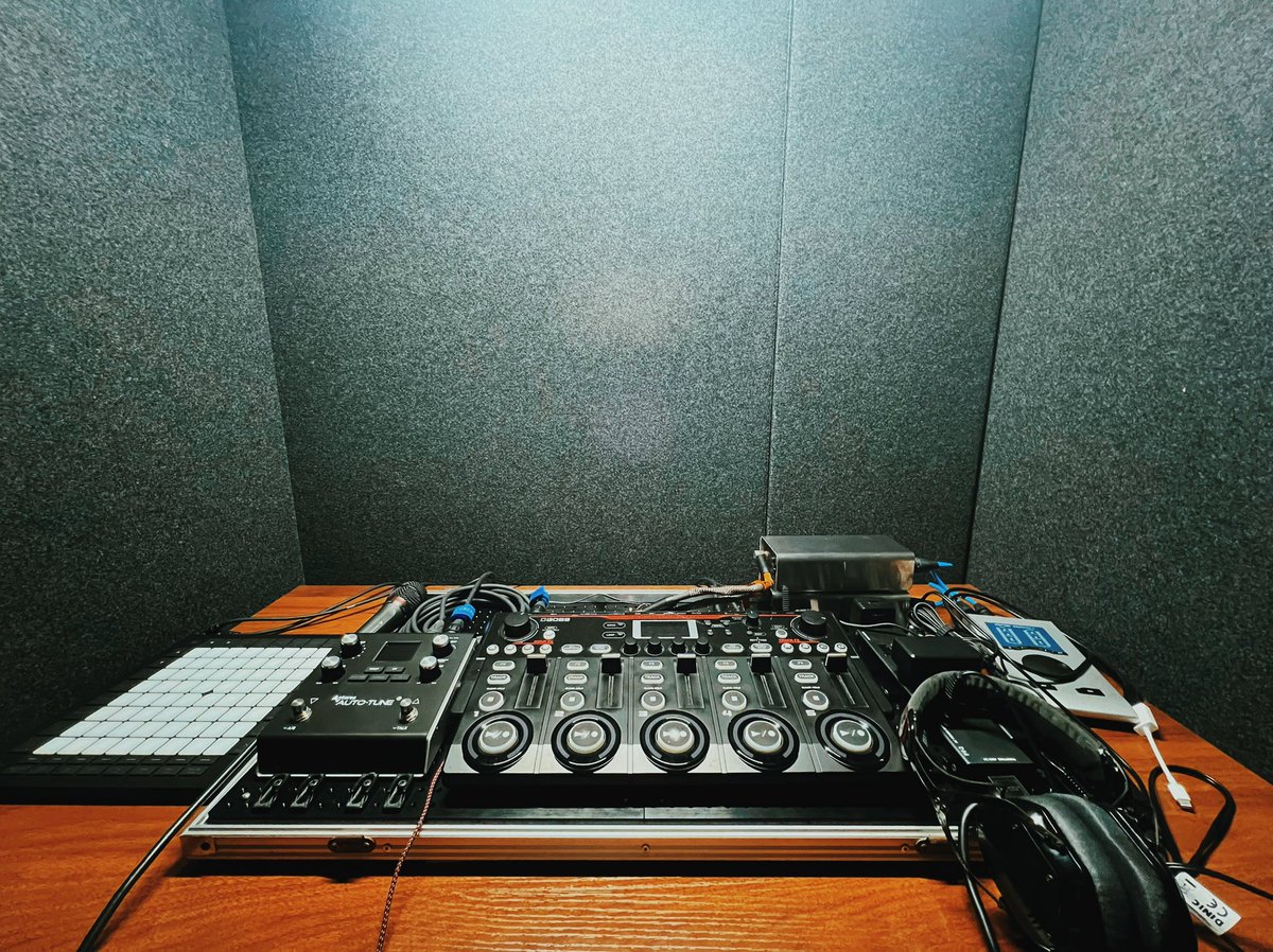 SiMAhbb's tweet image. 新しいボードでライブするの楽しみやわ