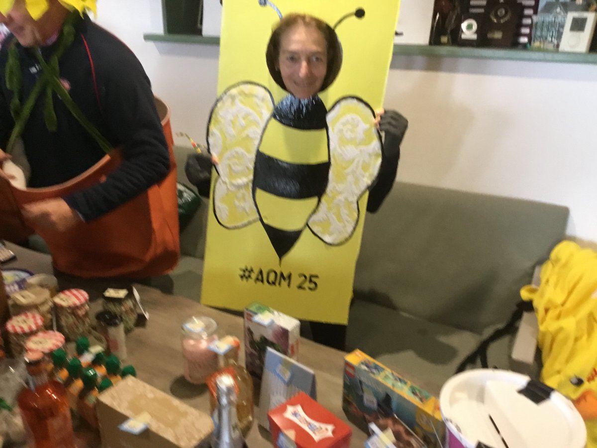 quartermarathon's tweet photo. Run happy, bee happy https://t.co/ZnXIuSqKWK