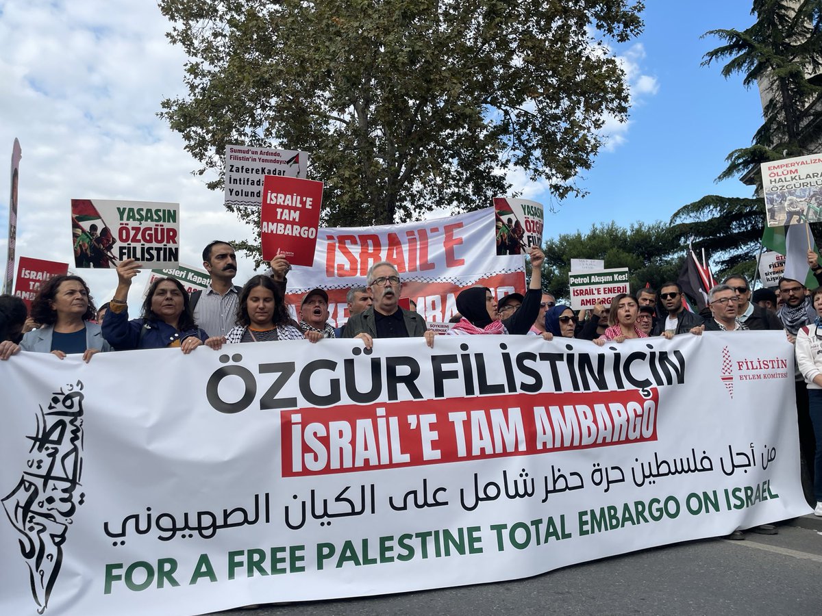 Muhammedzeki3's tweet photo. Önce direniş vardı https://t.co/RtEFtJjQAE