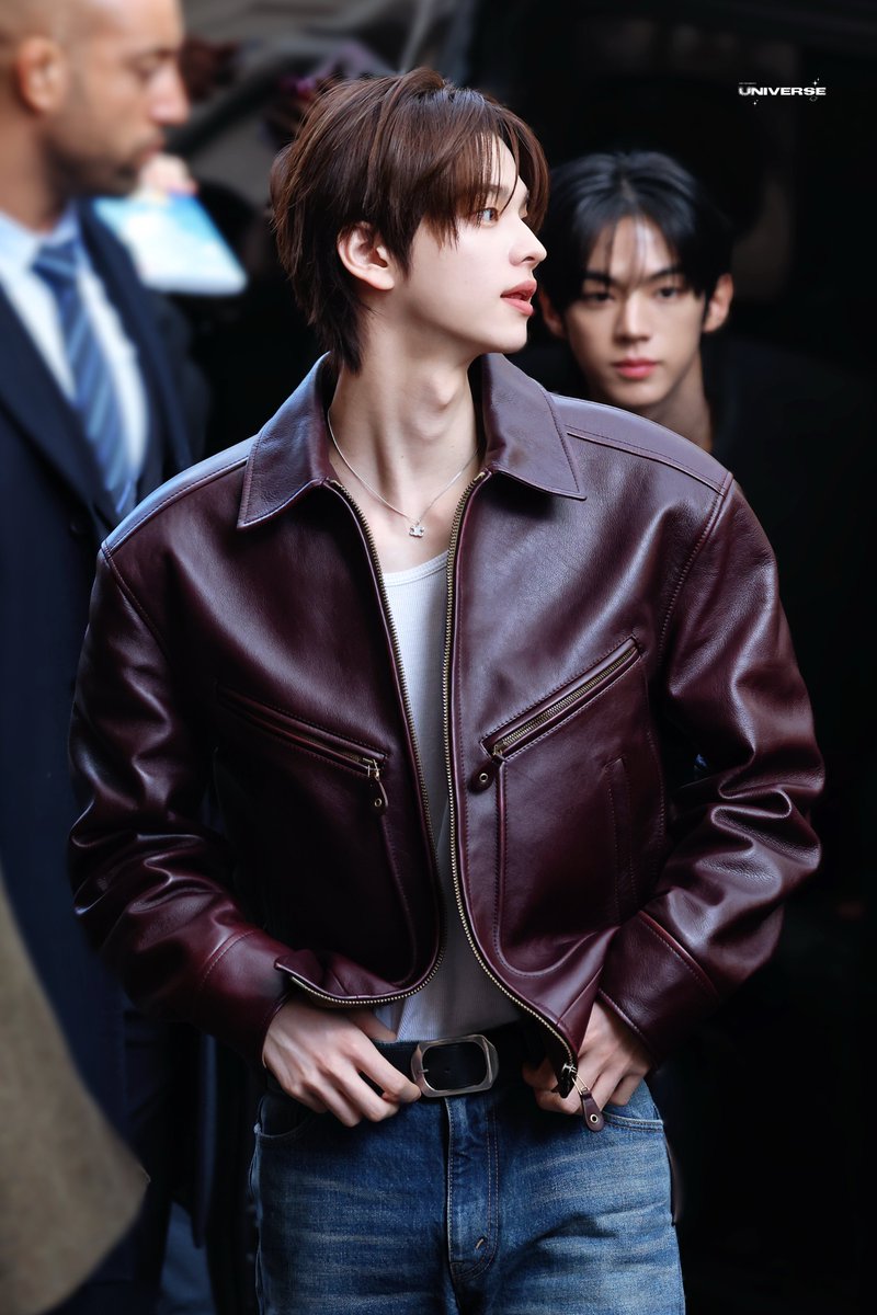dare i say top 5 shinyu looks of all time. This dark brown/burgundy is everythinggg on him and i love how the jacket makes his shoulders appear wider than they already are it creates such an unreal and gorgeous silhouette