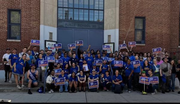 UFT_action's tweet image. Loved the energy in BK yesterday! 

Our UFT team came out in NUMBERS to canvass for Zohran Mamdani. 🍎🗽

#UFTvotes