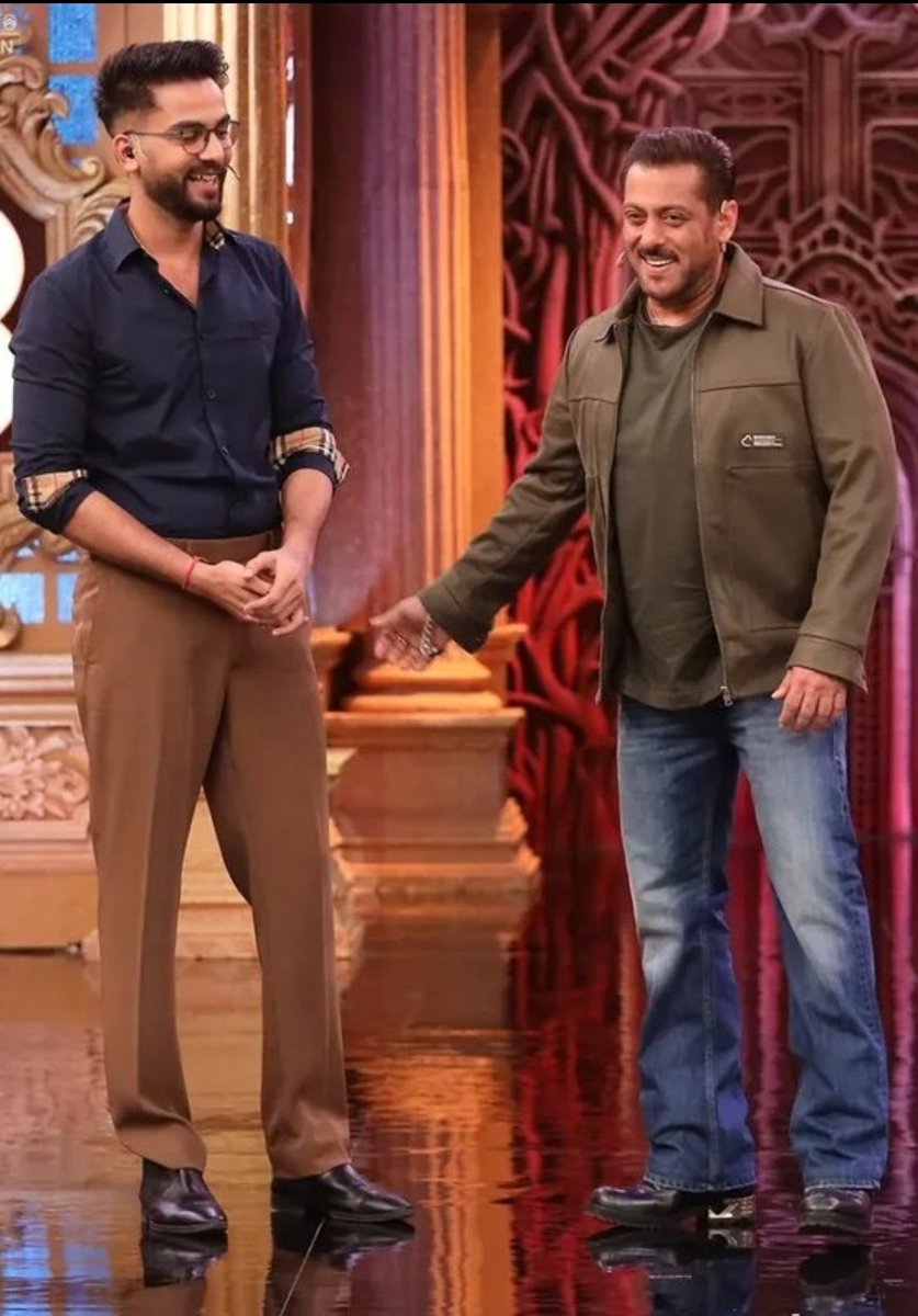 Its an exciting day as Elvish enters BB 19 and joins Salman Khan to host a special task! Fans are overjoyed to see Elvish back in house with his signature confidence and humor. His collaboration with Salman promise double entertainment.

ELVISHYADAV SHOW IN BB19
#ElvishArmy