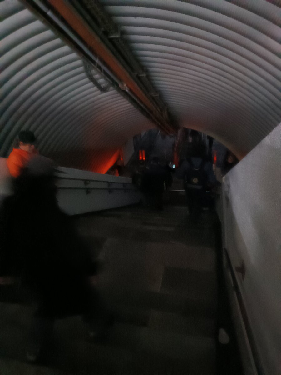 erigufs's tweet photo. @MetroCDMX Así el transbordo de Tacubaya línea 9 a línea 7 👏🏼🙄 https://t.co/WNBjJYuuOm