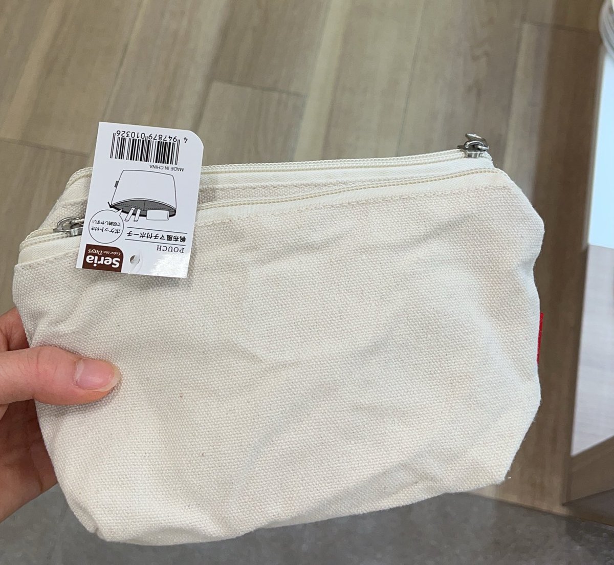 aui_u_u's tweet image. セリアのポーチ
愛犬に似たアップリケでアレンジしてみた！

#日常垢 #日常垢さんと繫がりたい