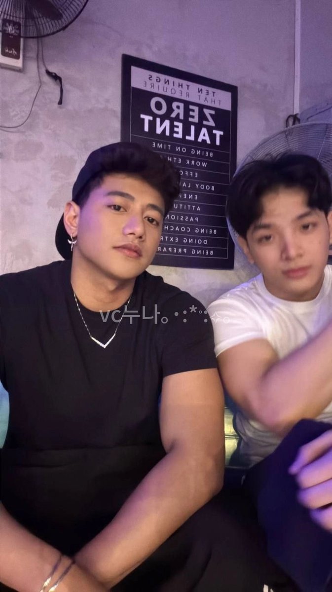 D-13 : VrixTian Rehearsal Day 🖤💚

Tickets are still available guyss !!
Grab your tickets now!👇👇👇
kingofthestreets.helixpay.ph

KING OF THE STREETS : THE VRIX GALLANO CONCERT 2.0