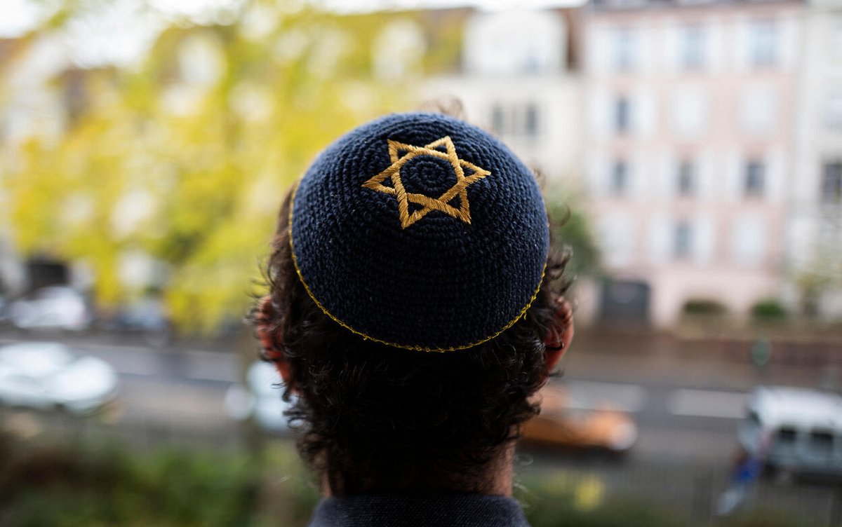 🇻🇦✡️ FLASH | Le pape Léon XIV a exprimé sa PRÉOCCUPATION face à la montée de l’ANTISÉMITISME dans le monde.

Il a également rappelé les immenses SOUFFRANCES du peuple PALESTINIEN de Gaza, tout en saluant les avancées des POURPARLERS DE PAIX actuellement en cours en Terre sainte.