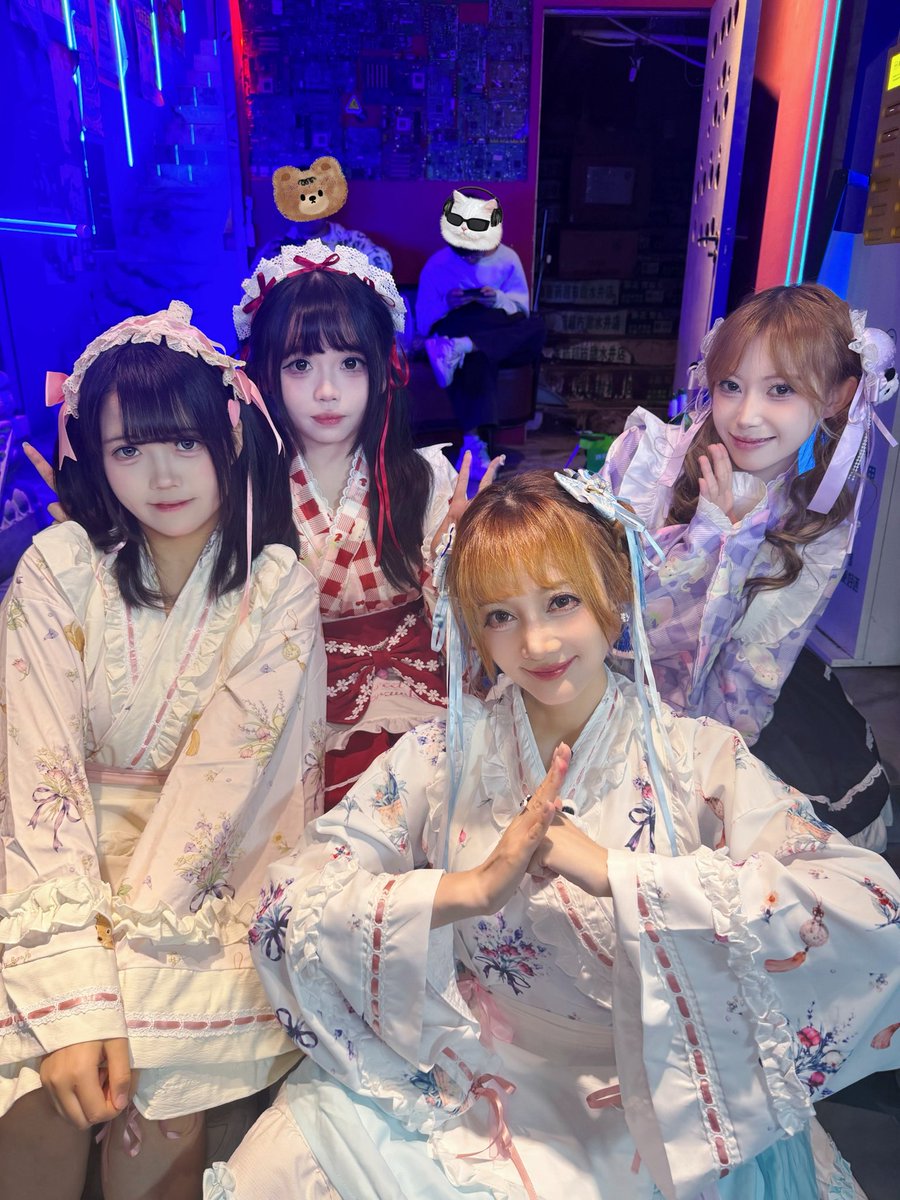 yuuriyou's tweet photo. み���なに私が今所属している中華風アイドルグループ【熊喵万事屋】（日本語は多分パンニャ萬屋と言うかなw)をご紹���させていただきます！*\(^o^)/*
3週間前にデビューしたばかりですが最近よくアイド活をしてます！全然まだまだですけどww頑張って行くね！٩(˃̶͈̀௰˂̶͈́)و

#中華風 
#地下アイドル 
#地下偶像