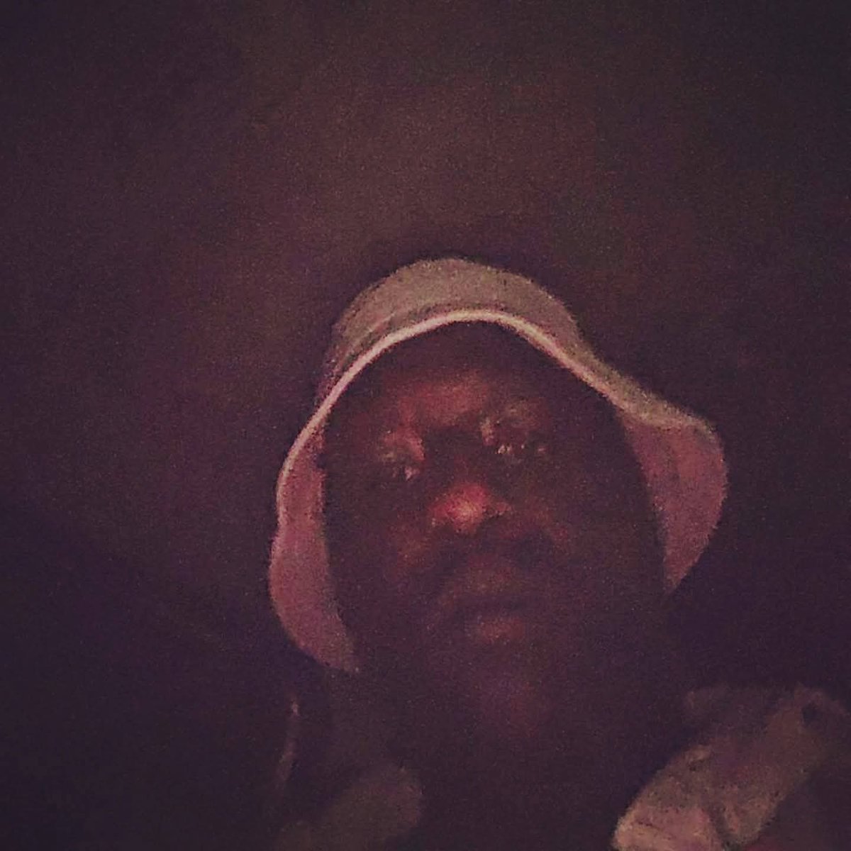 SokoAnalyst's tweet image. Willis Raburu  lost his Samsung Galaxy Fold. When you input a wrong screen lock code it takes a photo and sells to the email registered.
It took a photo of this man 
He is requesting anyone who might know this man to DM him OR email info@wabebe.co.ke @WillisRaburu