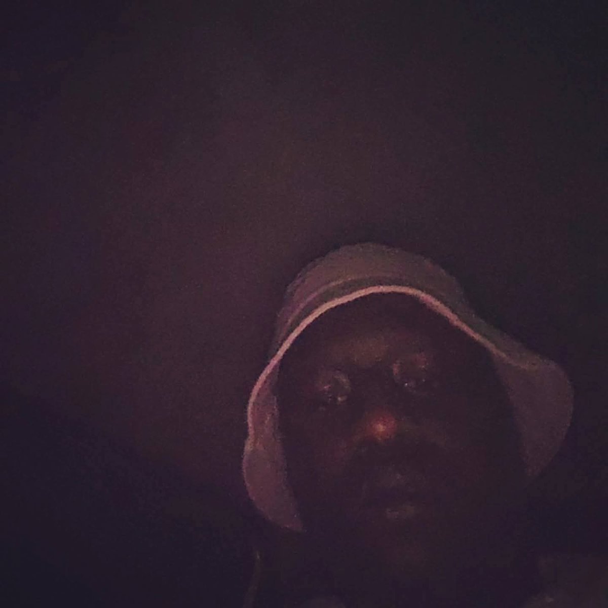 SokoAnalyst's tweet image. Willis Raburu  lost his Samsung Galaxy Fold. When you input a wrong screen lock code it takes a photo and sells to the email registered.
It took a photo of this man 
He is requesting anyone who might know this man to DM him OR email info@wabebe.co.ke @WillisRaburu