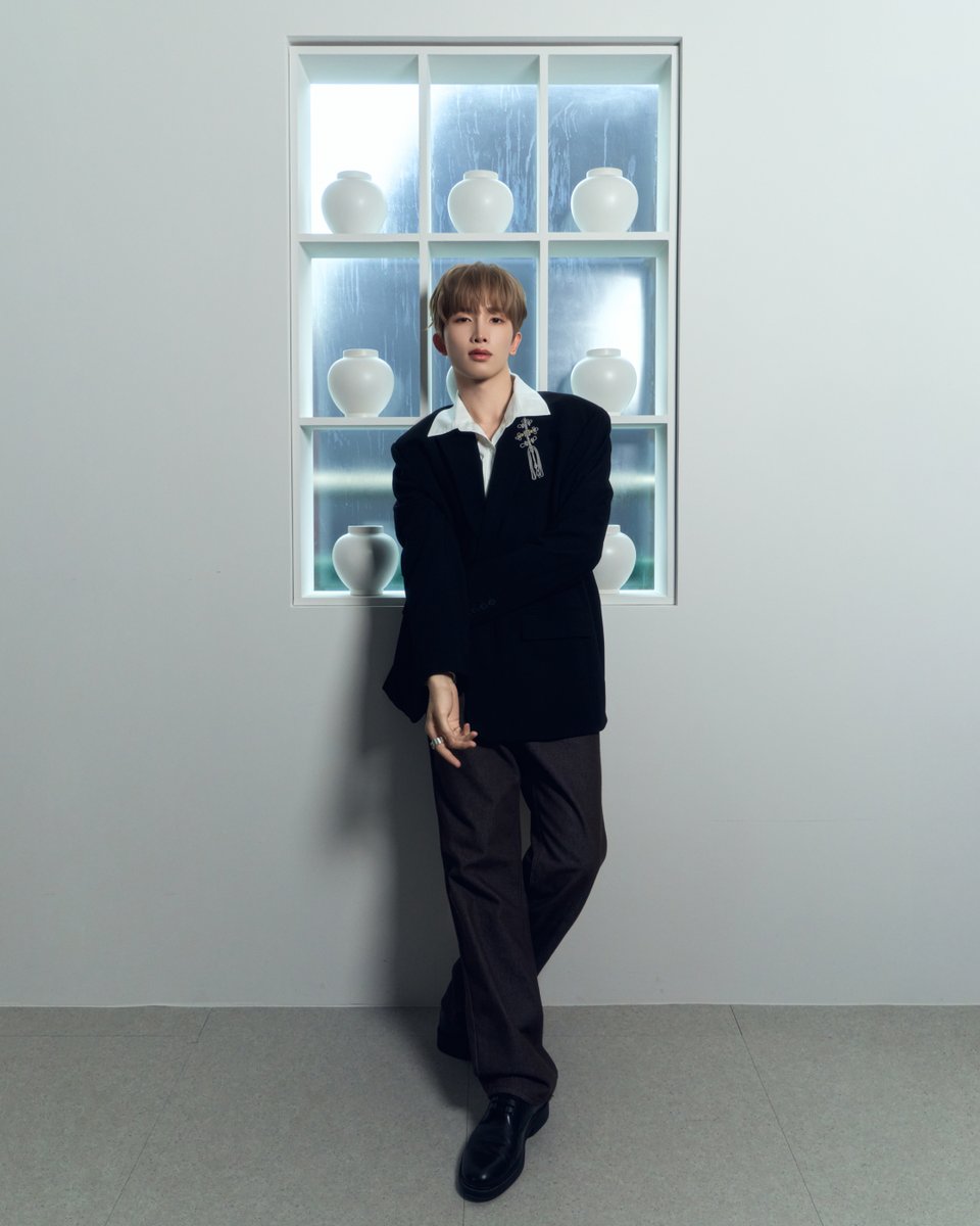 Happy Chuseok🌕

#POW #파우 #DONGYEON #동연 #WallFlowers #월플라워스 #GRID #그리드