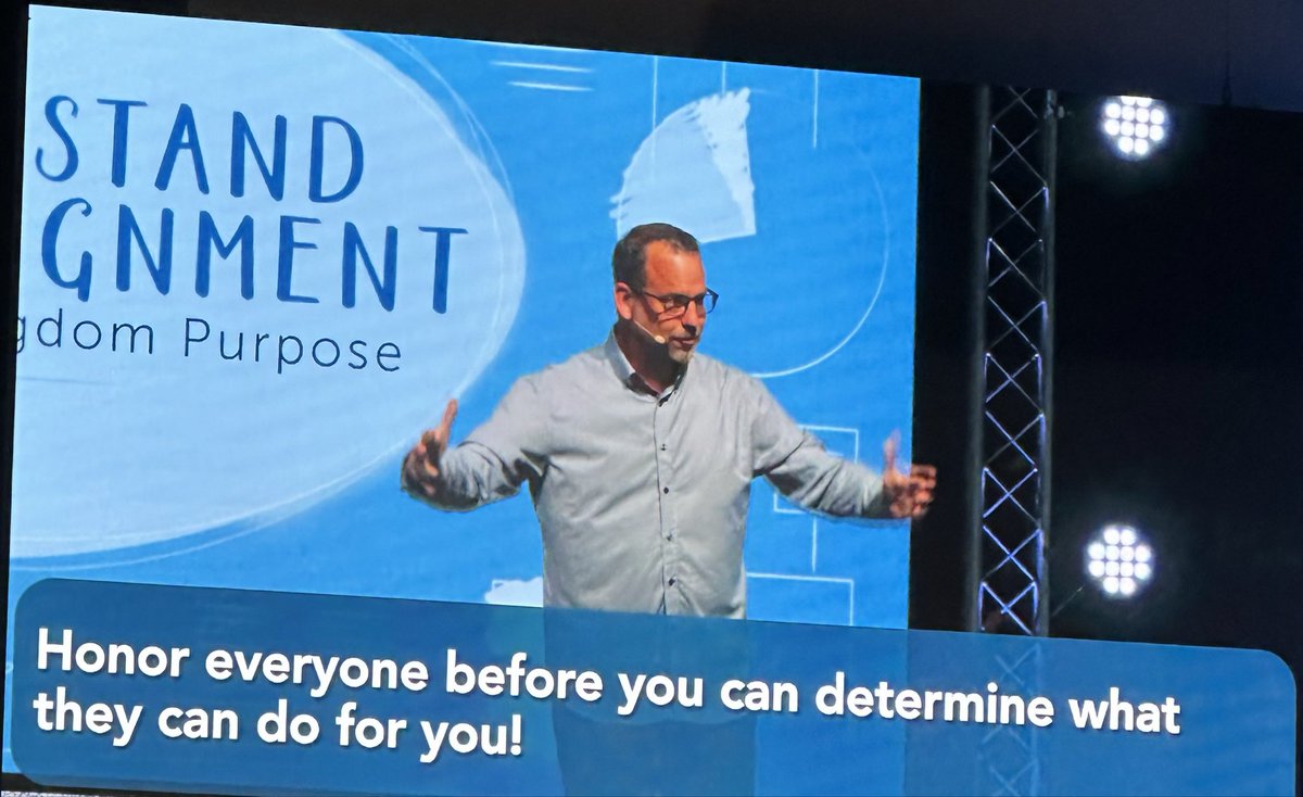 roxanwetzel's tweet image. Jesus is watching! How do treat others? 

Honor EVERYONE, before you determine what they can do for you! #UnderstandTheAssignment
#LivingLifeForKingdomPurpose