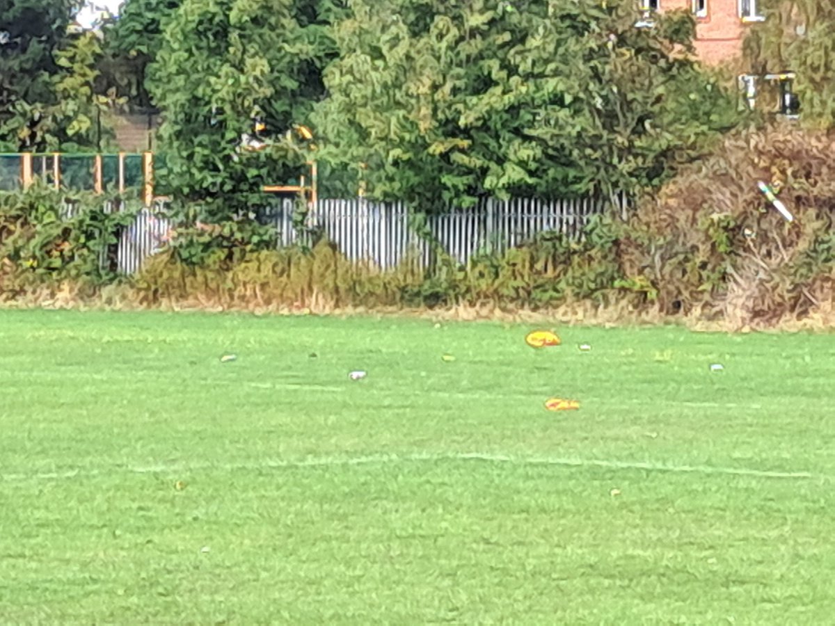 Would just like to thank Riverfield Rovers for leaving all your rubbish all over our touchline today. Absolute muppets on and off the pitch today
