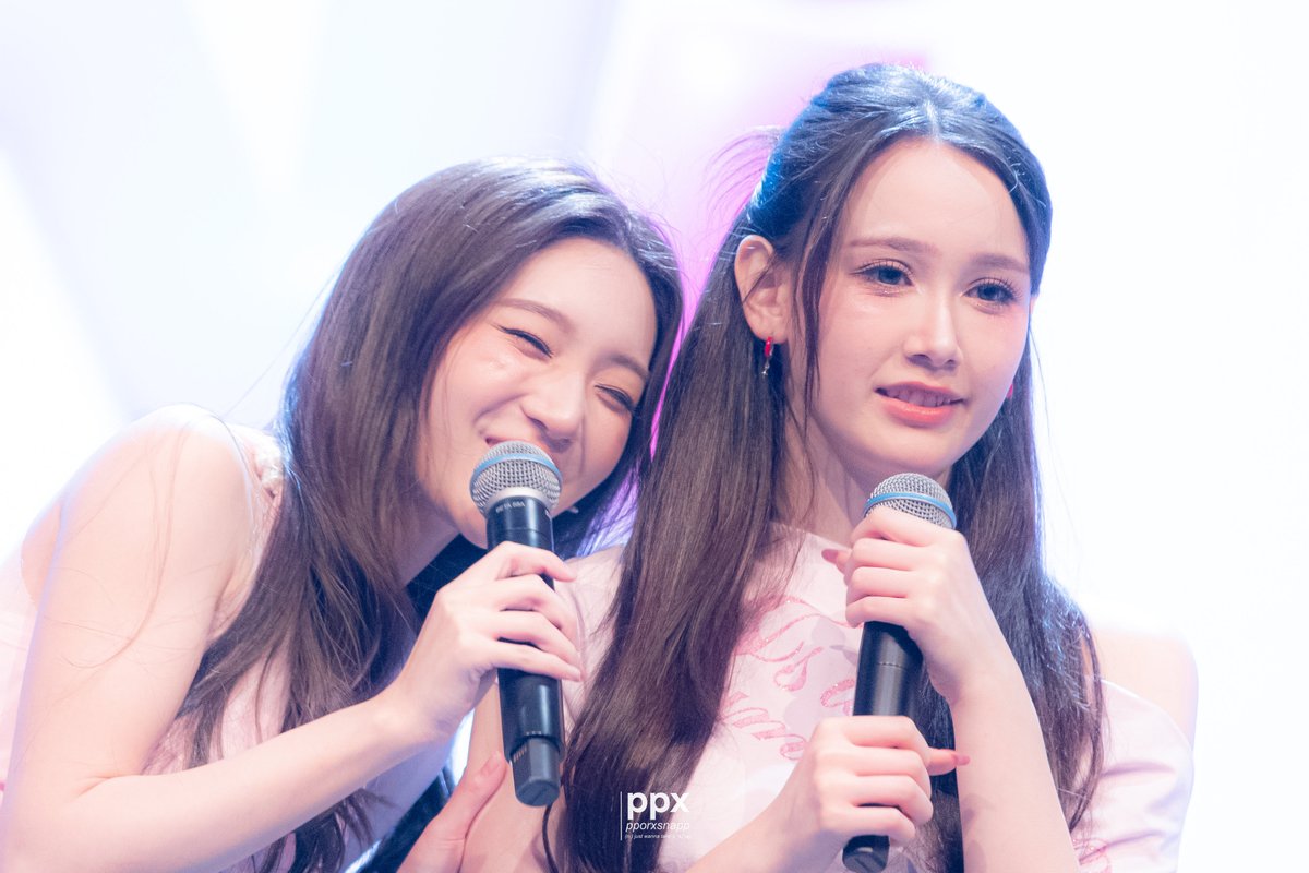 pporx_snapp's tweet photo. น่ารักแบบ x2 
😽😼

#FELIZZ #Acare_ct #yolochari
#GMMTVFANIVALxFELIZZ
@Acare_ct  @yolochari https://t.co/GDC6FOzEYI