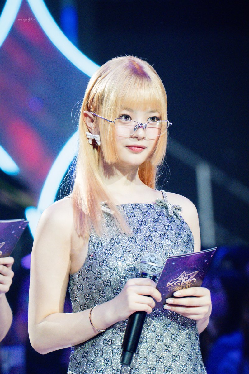 minji.gom tweet media