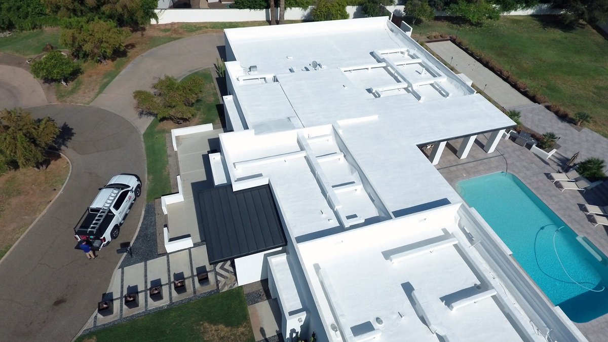 RoofArizona's tweet photo. Choosing the right Scottsdale roof repair company for spay foam roof maintenance and coating can be the difference between a repair that will last and a roof that require yet another repair in just a few years. Learn more. https://t.co/CzS1tINTSp #msw #mswcontracting #roofrepairs https://t.co/YPjuX0yfHb