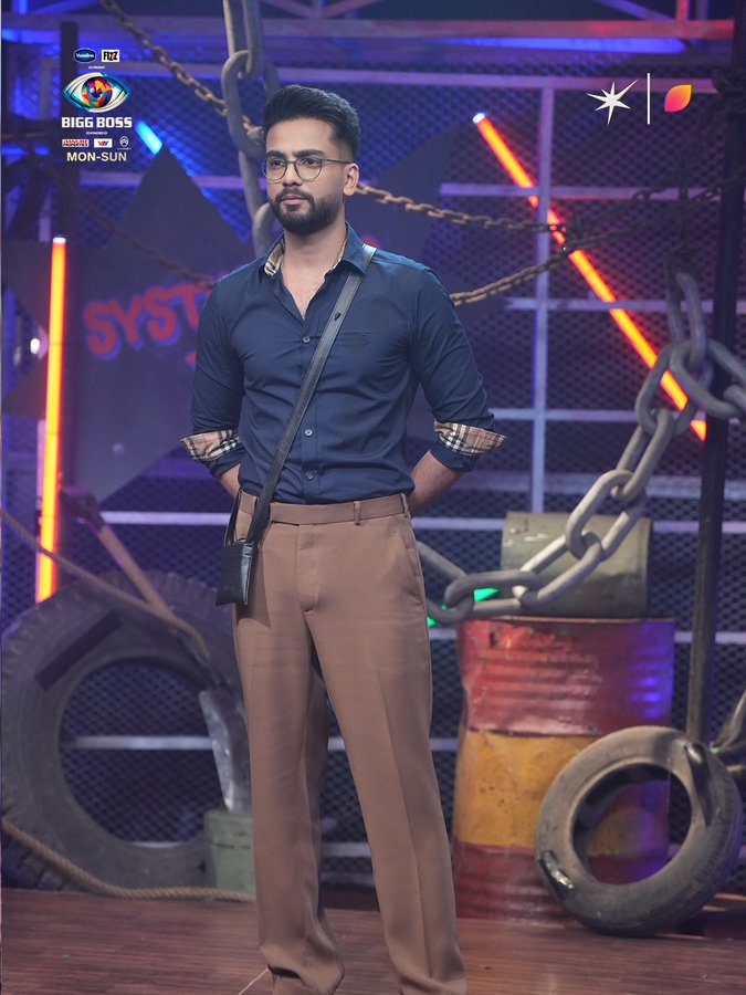 Excited for the Episode  🔥🔥
.
.
.
ELVISHYADAV SHOW IN BB19
