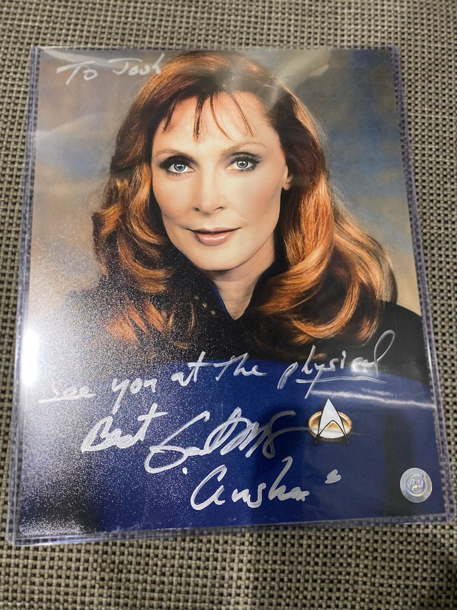 jaden1342's tweet photo. It happened!!!! I met "Space Mom"!!!! Aggggghhhaaaaaaaaa!!!!!!!! Gates is amazing!!! Thank you for chatting with me for a few minutes - it was wonderful!!! #GatesMcFadden #BeverlyCrusher #DrCrusher #SpaceMom #AdmiralCrusher #StarTrek #StarTrekTNG #StarTrekPicard @gates_plays https://t.co/4cffmTwpHQ