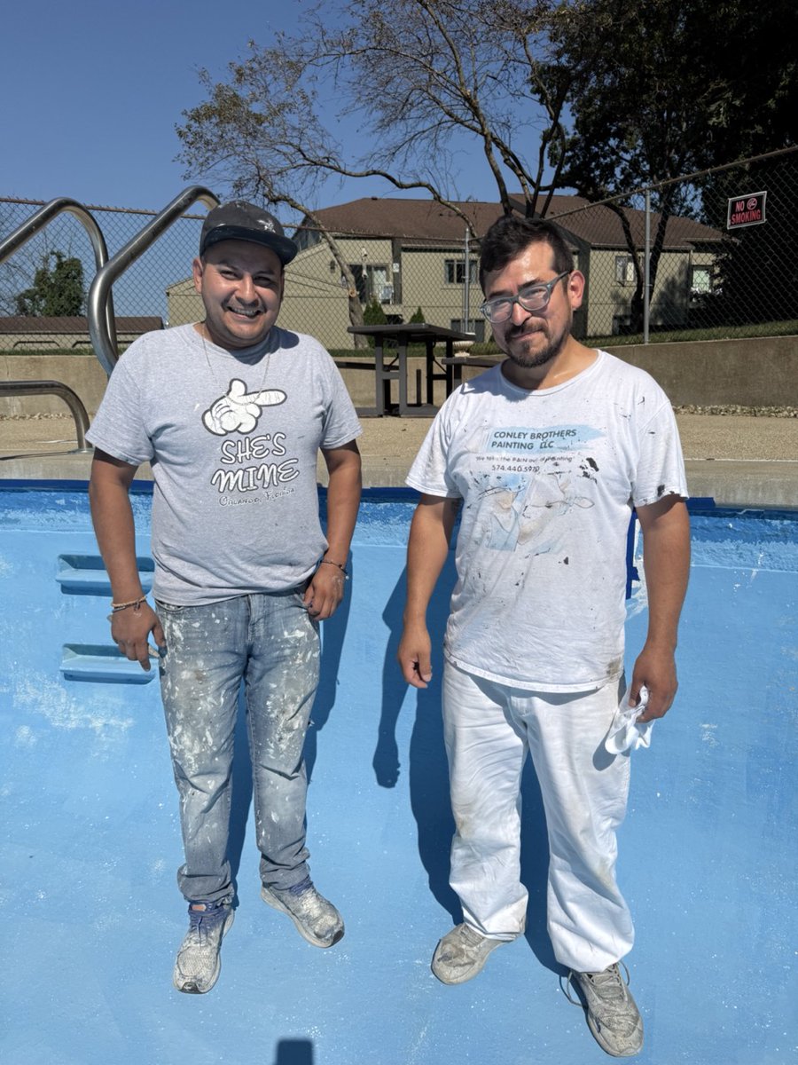 ConleyBrosPaint's tweet image. 💦 Freshly painted pools = beauty + protection! Conley Brothers Painting delivers smooth, long-lasting finishes Michiana trusts. Free quotes 📲 574-440-5970 conleybrotherspainting.com #PoolRefresh #MichianaPainters #PaintingExcellence