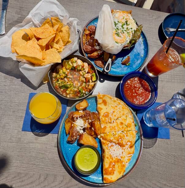 Join us for brunch with bold flavors, fresh plates, and bottomless mimosas that’ll make your Sunday shine. 🌞

📸 @through.becs.specs