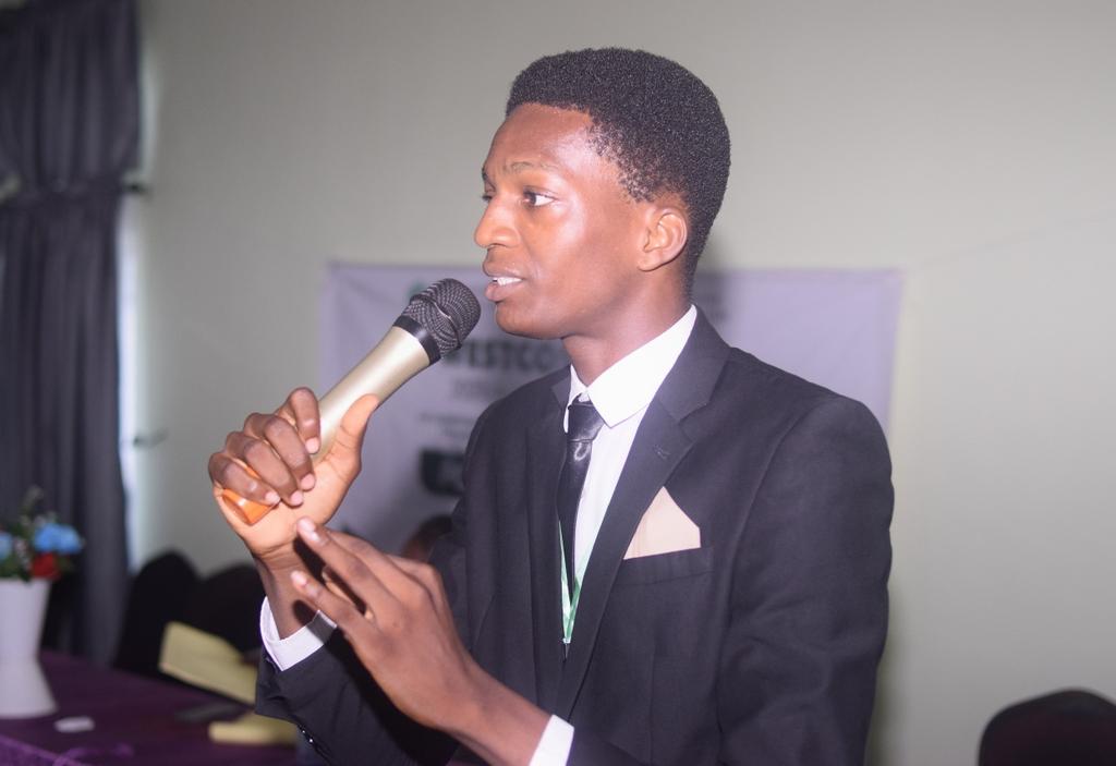 AbdulAzeez, AbdulMaleek tweet media