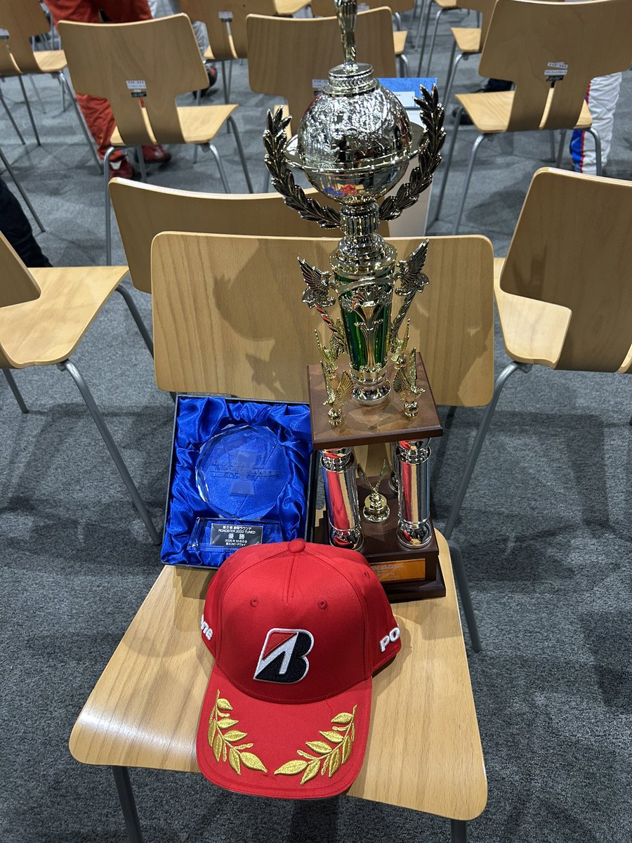 jishikaw8's tweet image. マツ耐決勝。総合3位、クラス優勝で着地。富士の表彰台でシャンパンファイトの図。
@arumo2 さんいつも応援&amp;amp;お写真ありがとうございます。

#マツ耐
#PLUM